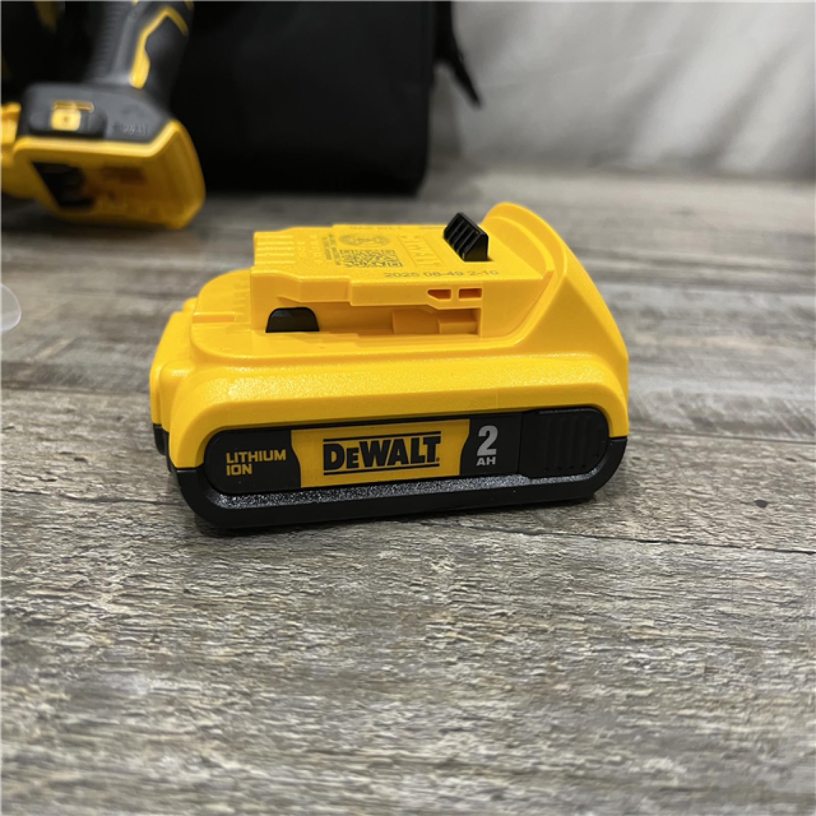 AS-IS DEWALT 20V MAX Lithium-Ion 15-Degree Electric Cordless Roofing Nailer Kit