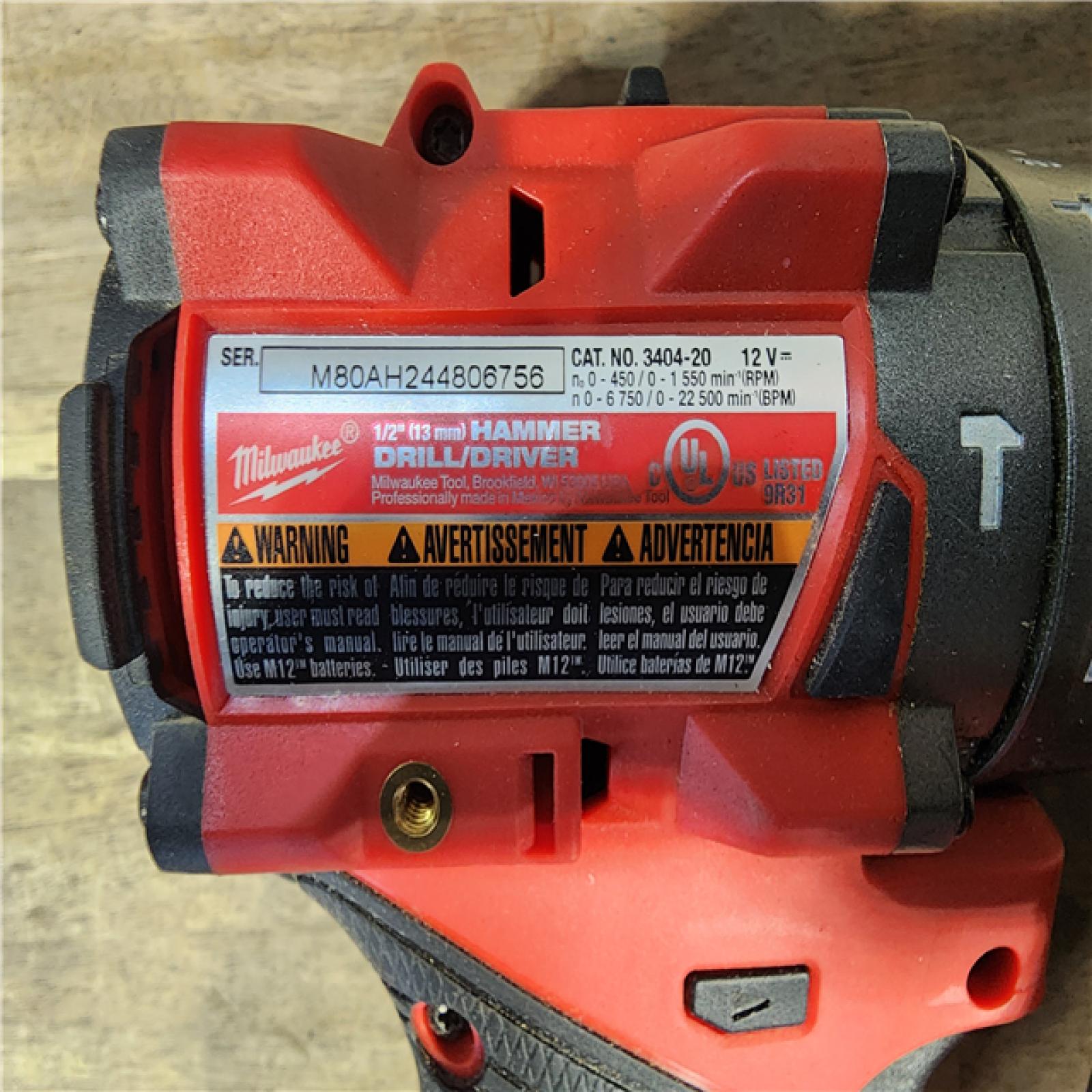 HOUSTON LOCATION - AS-IS Milwaukee 2 Tool Combo Kit W/ (2) Battery & Charger