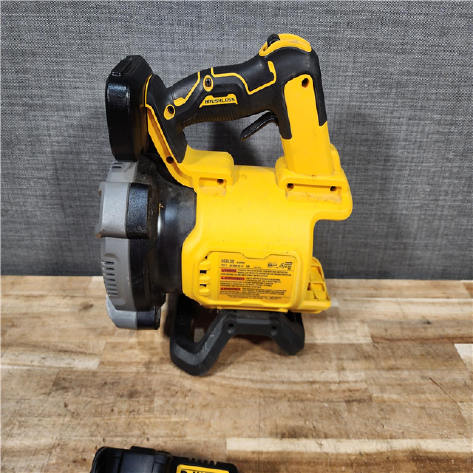 HOUSTON LOCATION - AS - IS DEWALT 20V MAX* XR Brushless Cordless Handheld Blower Kit (NO BATTERY)