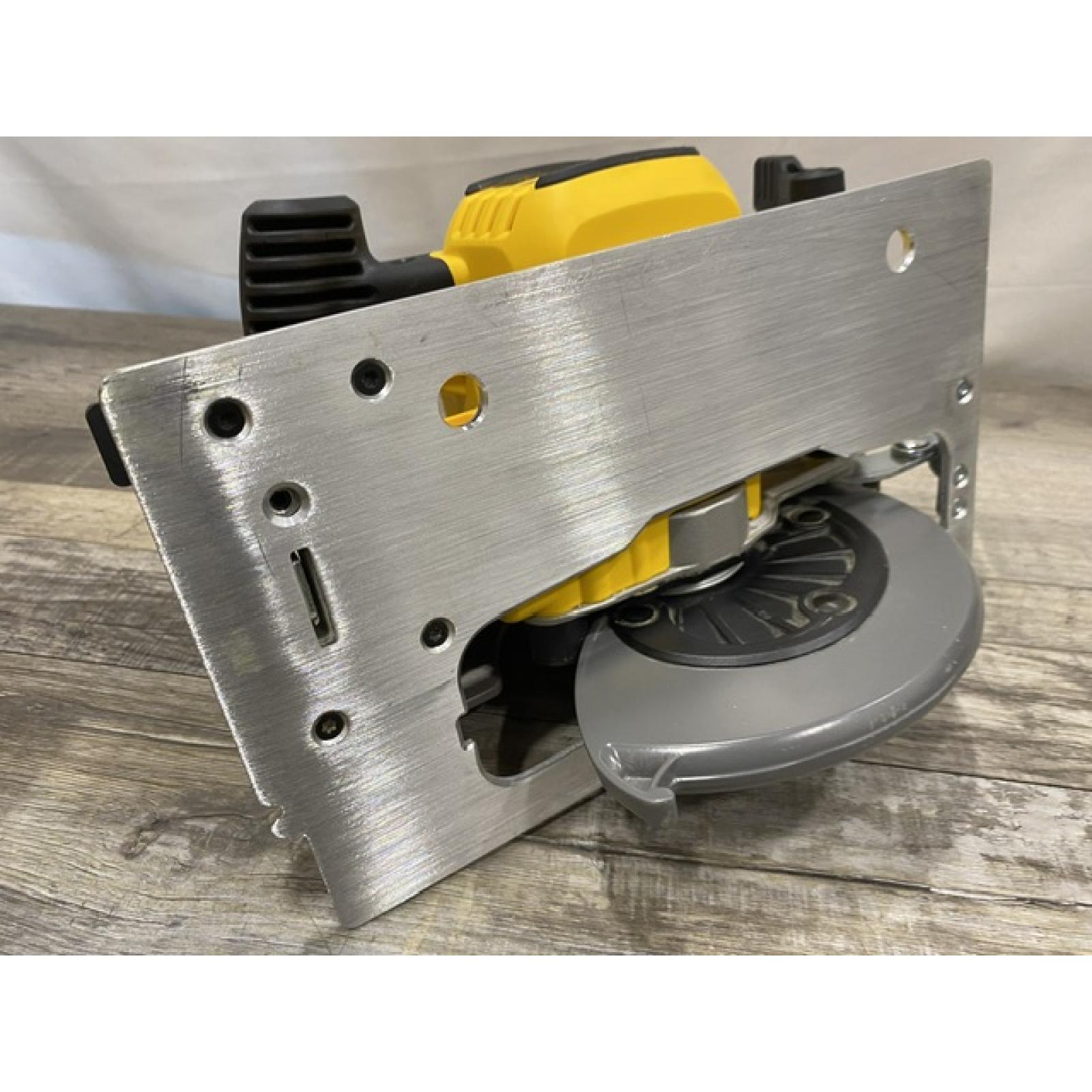 AS-IS DEWALT 20-Volt MAX 7-1/4 in. Cordless Circular Saw (Tool Only)