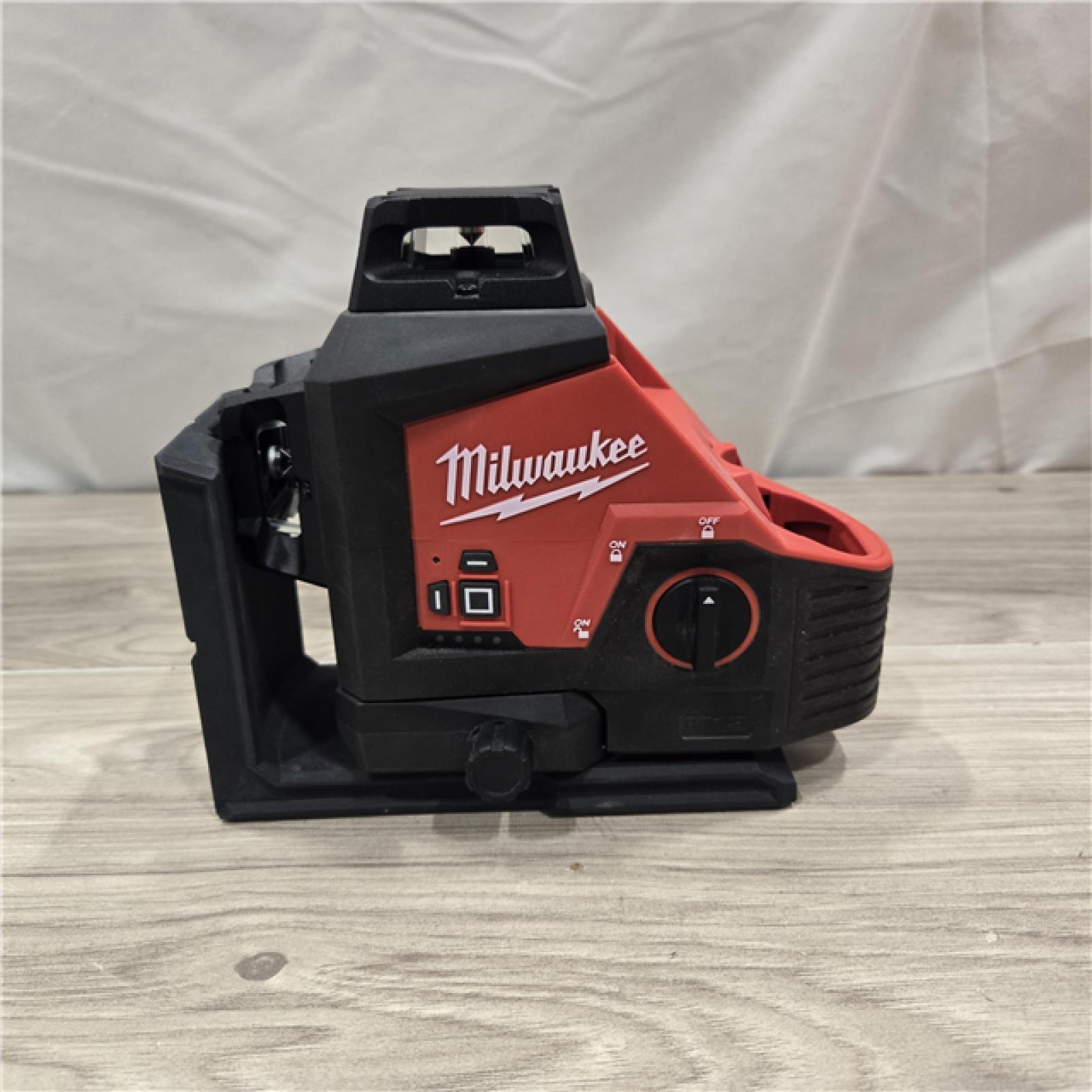 AS-IS Milwaukee-3632-21 M12 Green Beam Laser 360° 3-Plane Kit