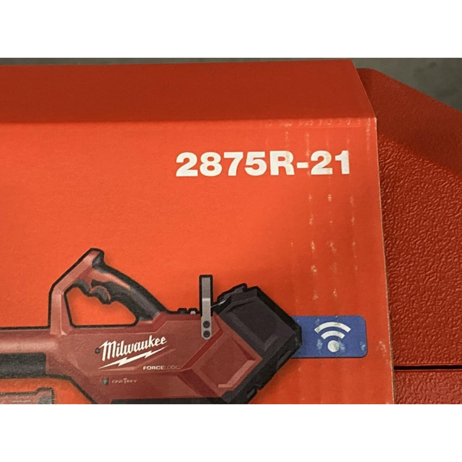 NEW - Milwaukee 18V Lithium-Ion Brushless Cordless FORCE LOGIC 5 in. Underground Cable Cutter w/Wireless Remote