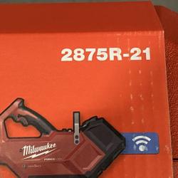 NEW - Milwaukee 18V Lithium-Ion Brushless Cordless FORCE LOGIC 5 in. Underground Cable Cutter w/Wireless Remote