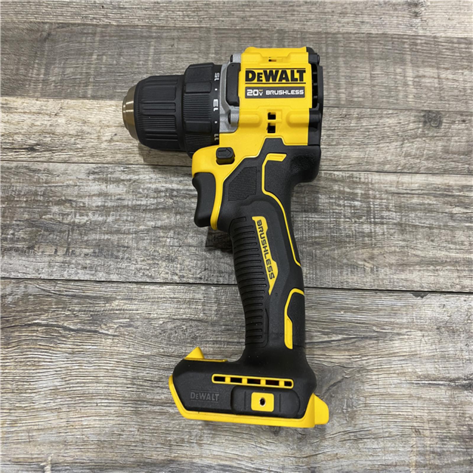 AS-IS DEWALT Atomic 20V Max Lithium-Ion Brushless Cordless Compact 1/4 in. Impact Driver Kit