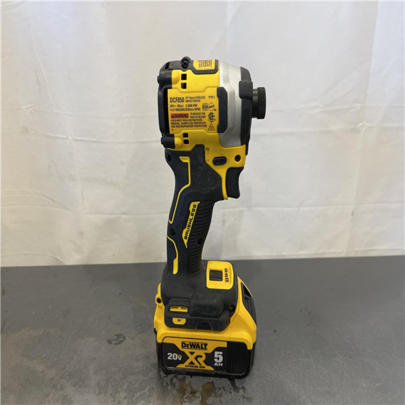 AS-IS - DeWalt ATOMIC 20V MAX Lithium-Ion Cordless 1/4 in. Brushless Impact Driver Kit