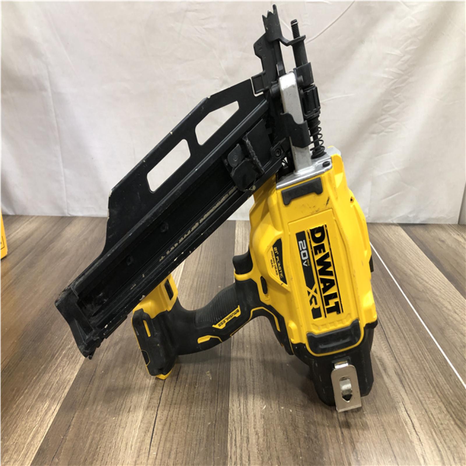 AS-IS DEWALT 20-Volt 21° Cordless Framing Nailer (Tool-Only)