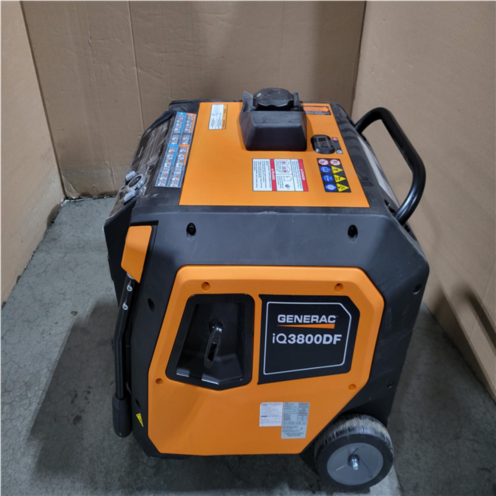 CALIFORNIA AS-IS GENERAC 3 800/3 000-WATT DUAL FUEL INVERTER GENERATOR  FULLY ENCLOSED CASE