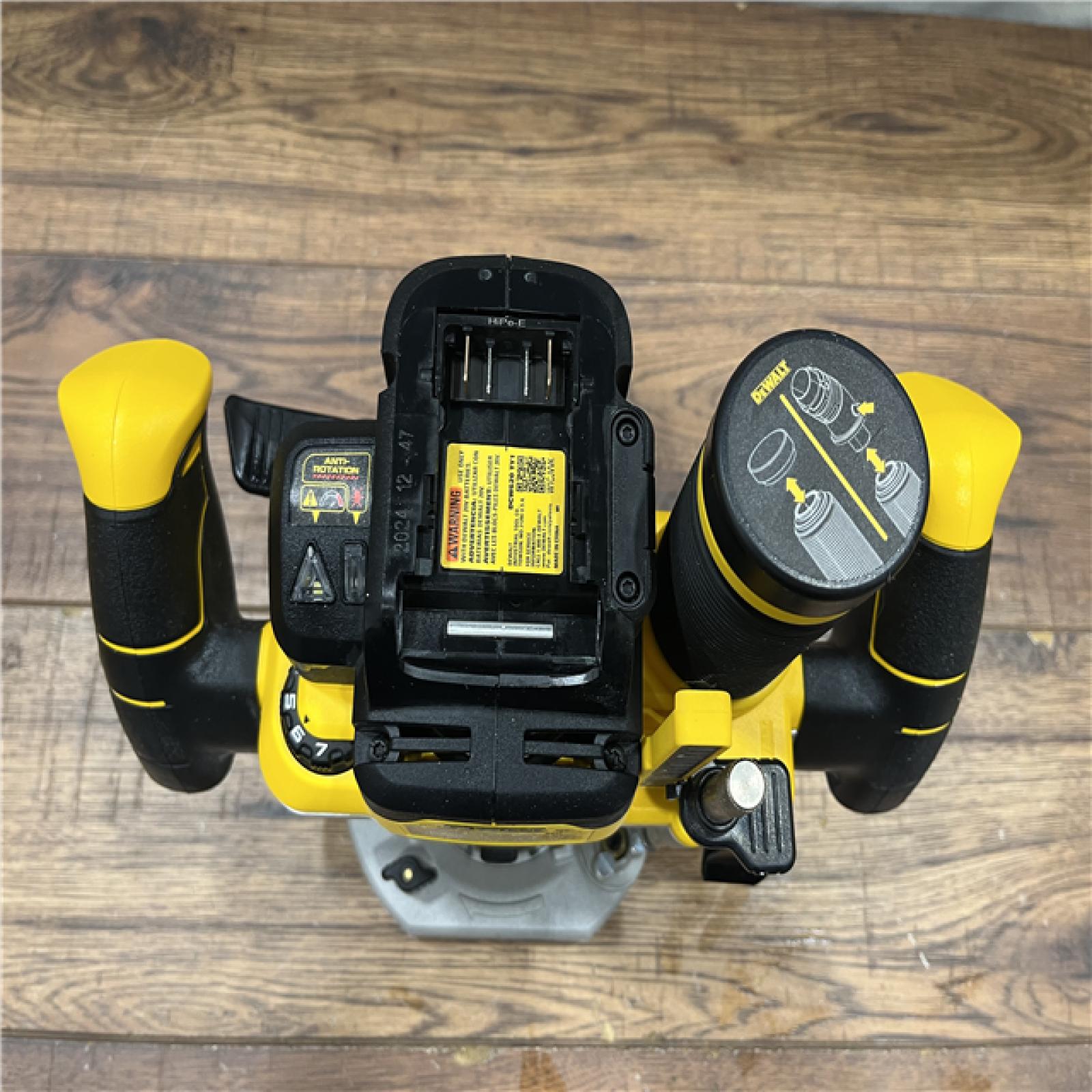 AS-IS 20V MAX XR 2-1/4 Peak HP Brushless Cordless Plunge Router (Tool Only)