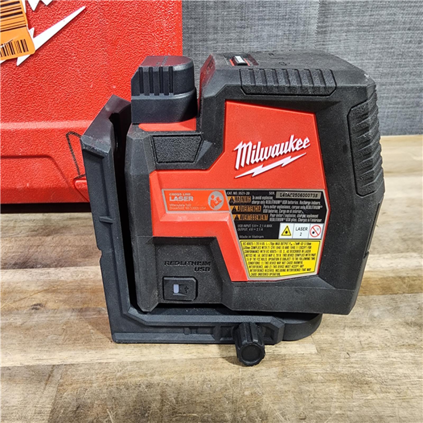 HOUSTON LOCATION - AS-IS Milwaukee 3521-21 4V Lithium-Ion Cordless USB Rechargeable Green Beam Cross Line Laser