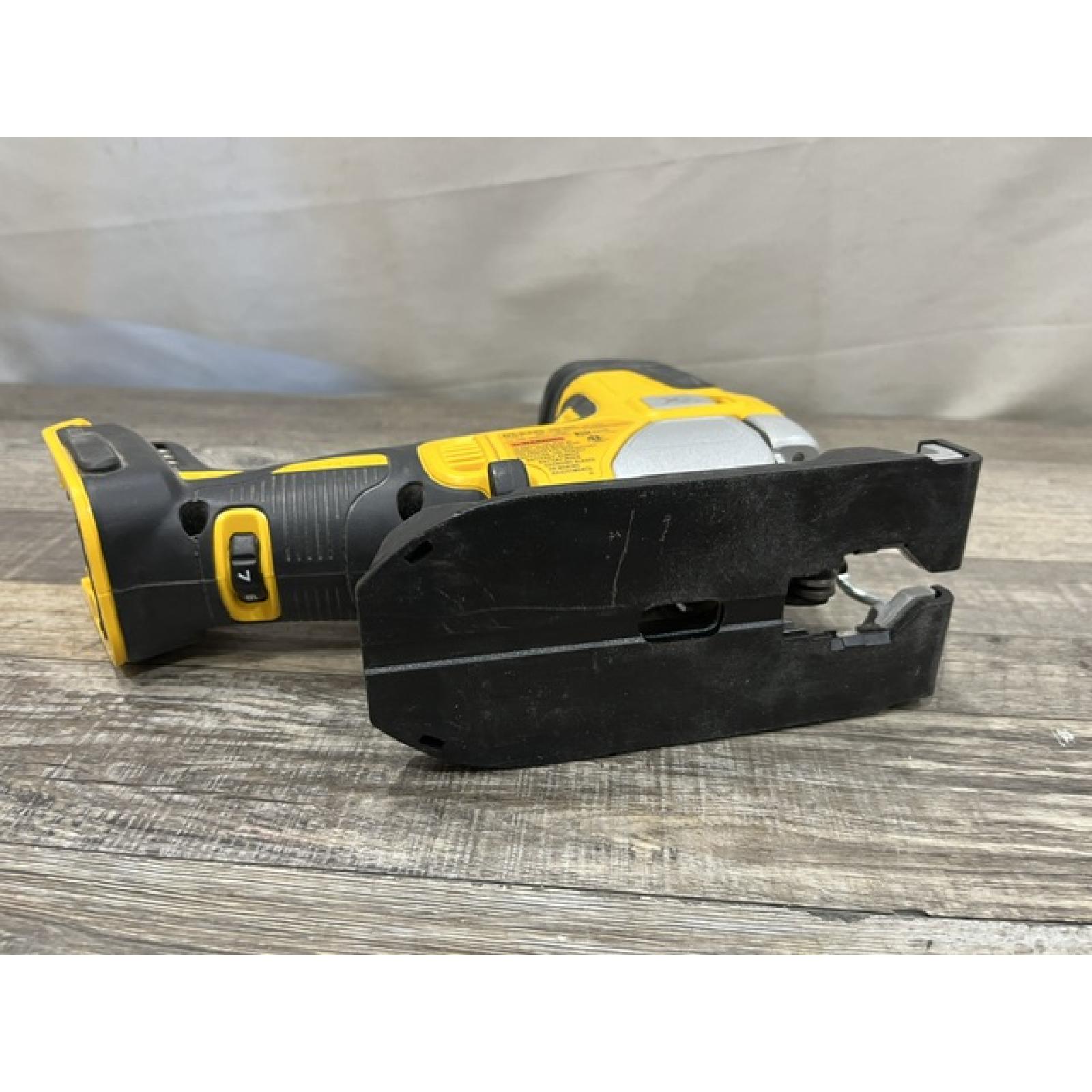 AS-IS DEWALT 20V MAX XR Cordless Barrel Grip Jigsaw (Tool Only)
