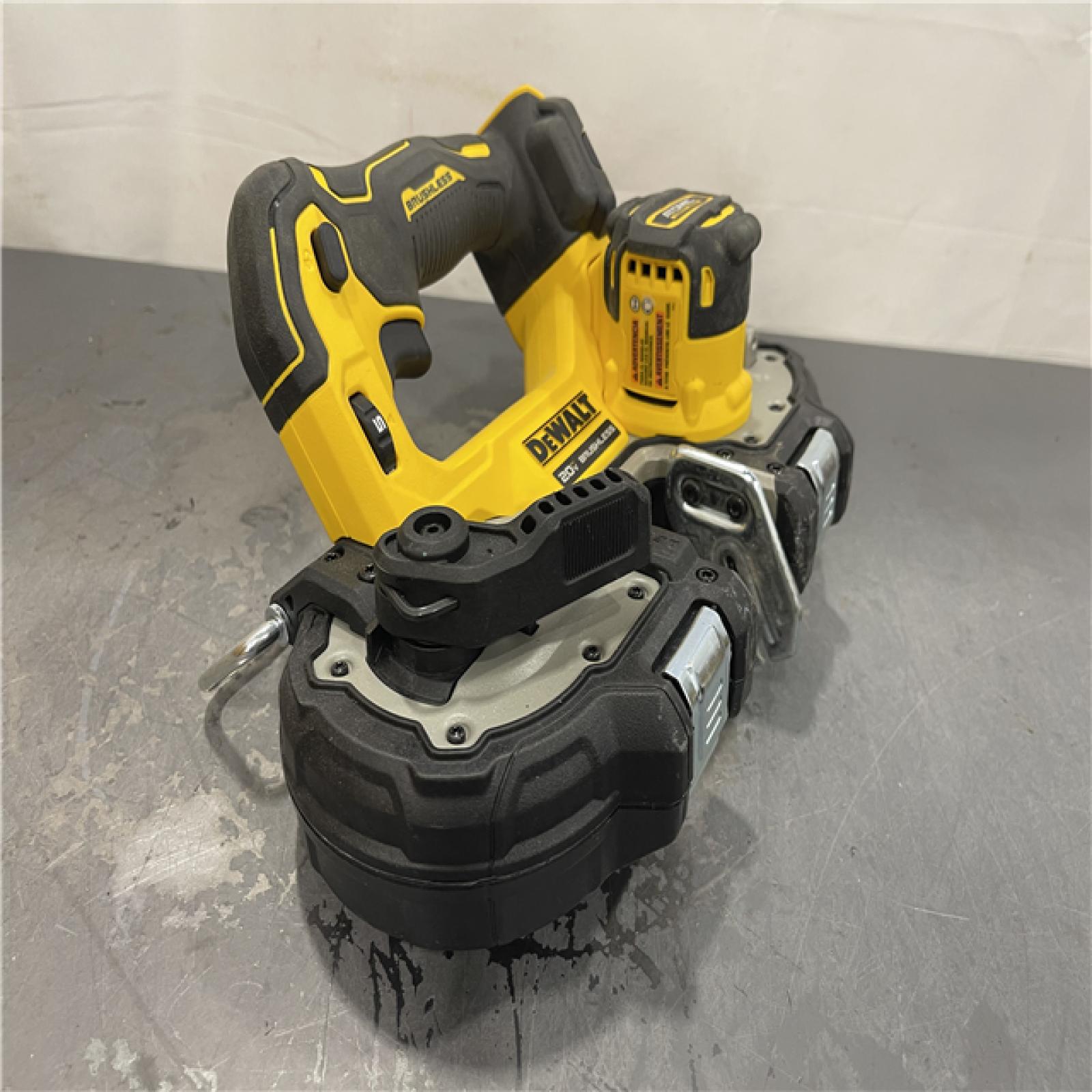 AS-IS - Dewalt ATOMIC 20V MAX Cordless Brushless Compact 1-3/4 in. Bandsaw