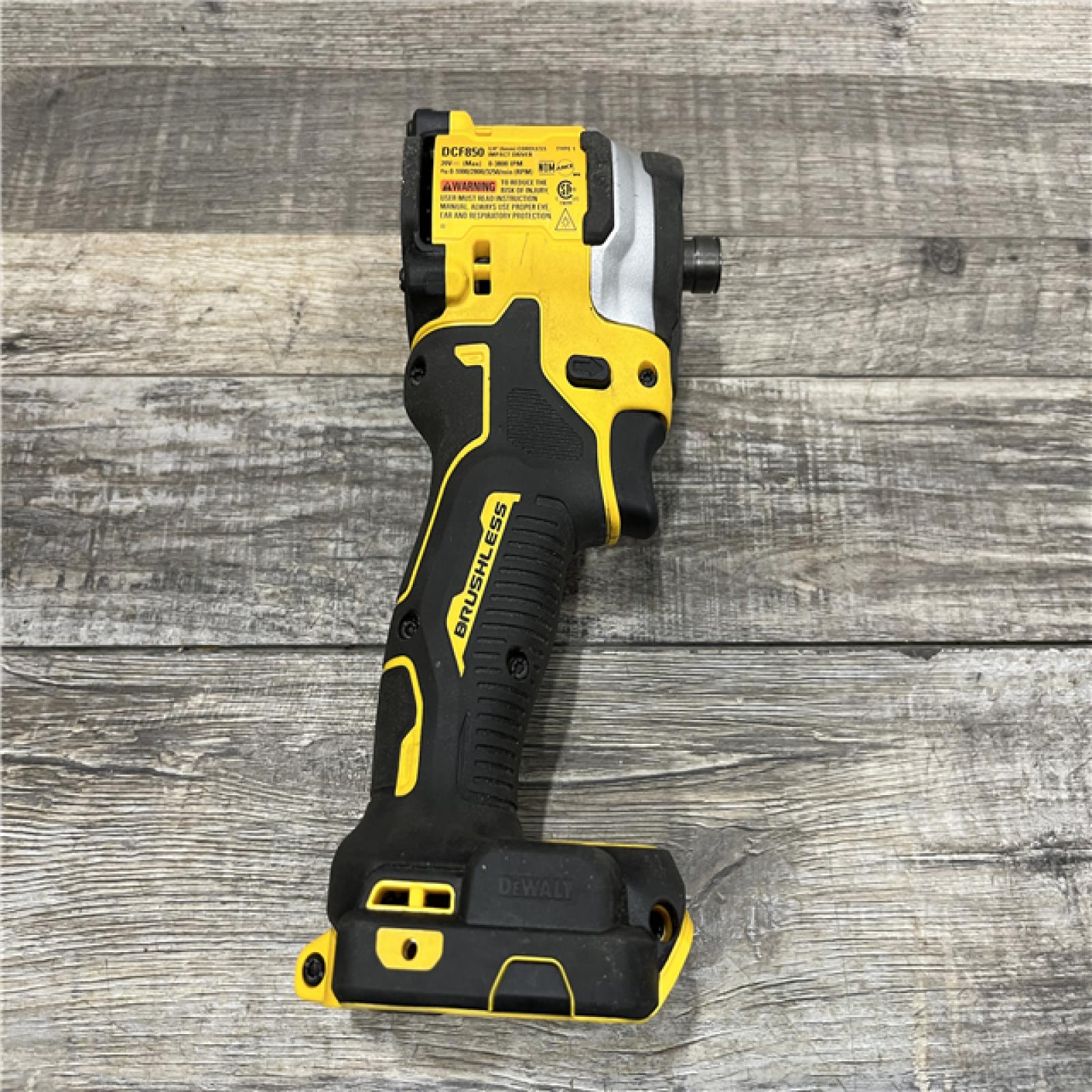 AS-IS DEWALT ATOMIC 20V MAX Lithium-Ion Cordless 1/4 in. Brushless Impact Driver Kit