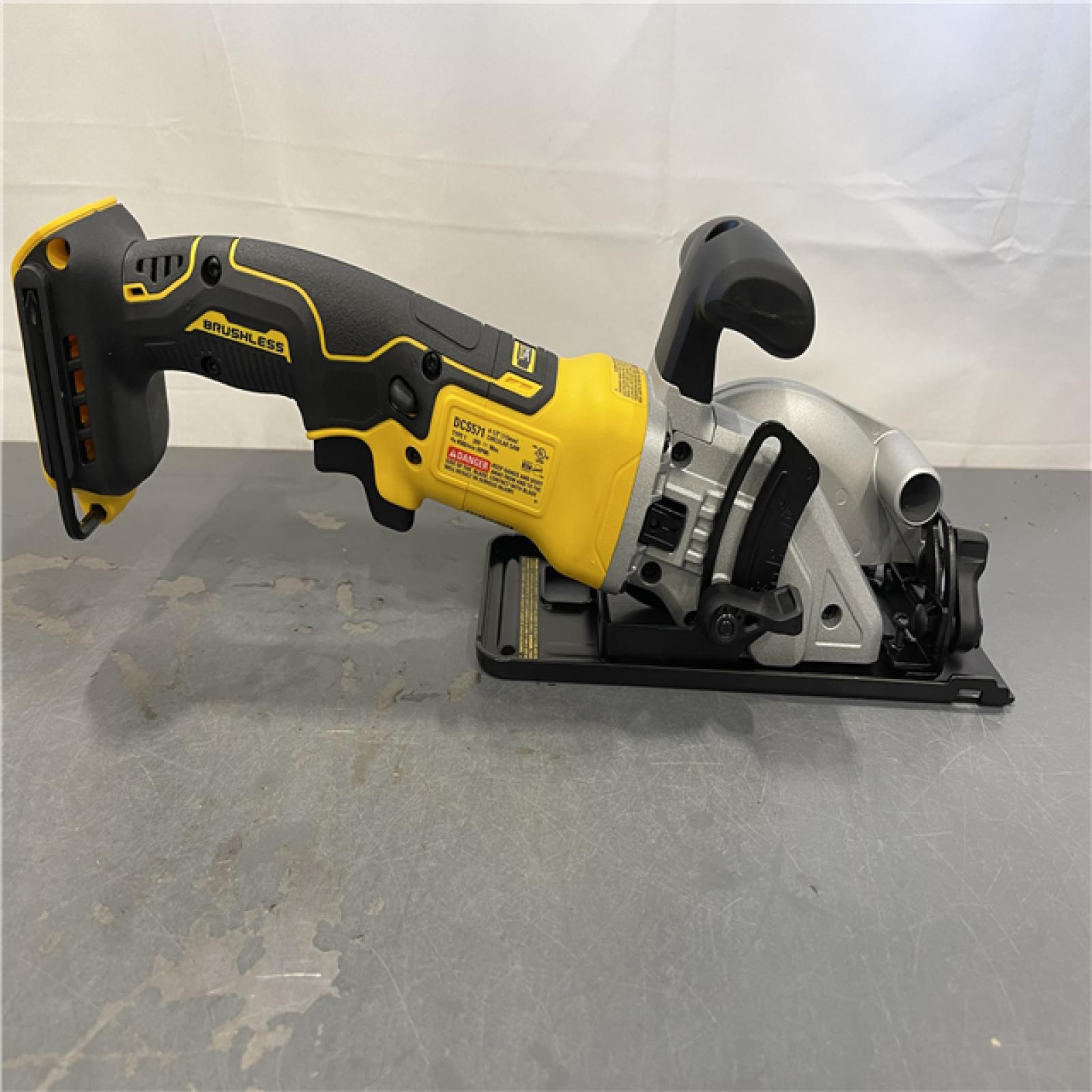 AS-IS - DEWALT ATOMIC 20V MAX Cordless Brushless 4-1/2 in. Circular Saw