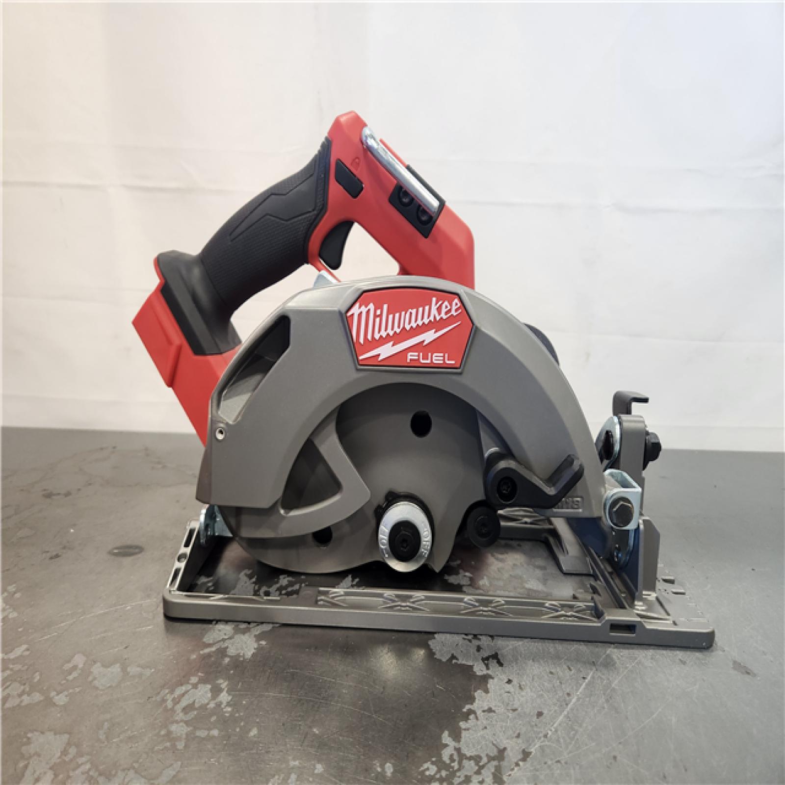 AS-IS- Milwaukee Tools M18 FUEL 7-1/4 Circular Saw (Tool Only) 2834-20