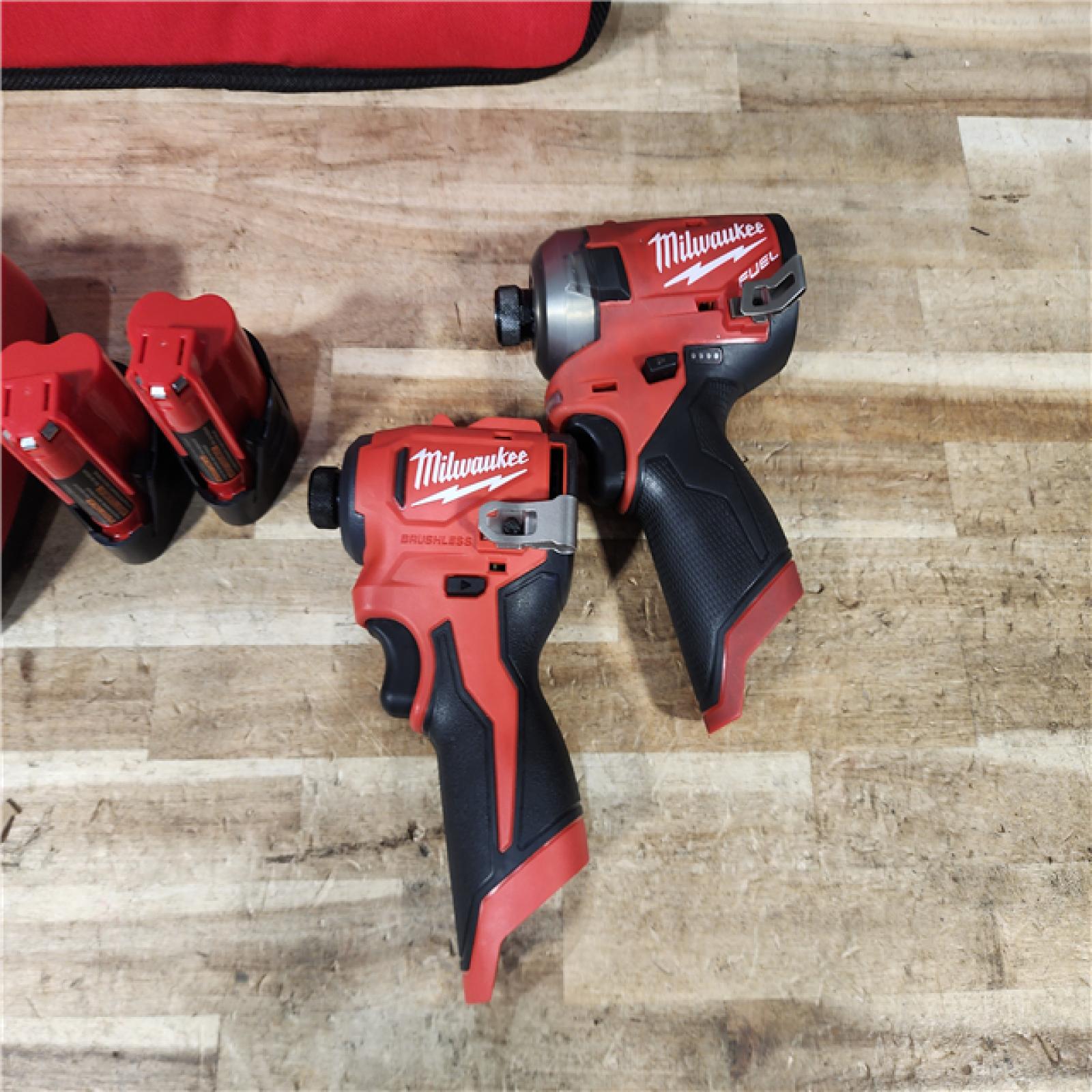 HOUSTON LOCATION - AS - IS Milwaukee 2 Tool Combo Kit W/ (2) Battery & Charger