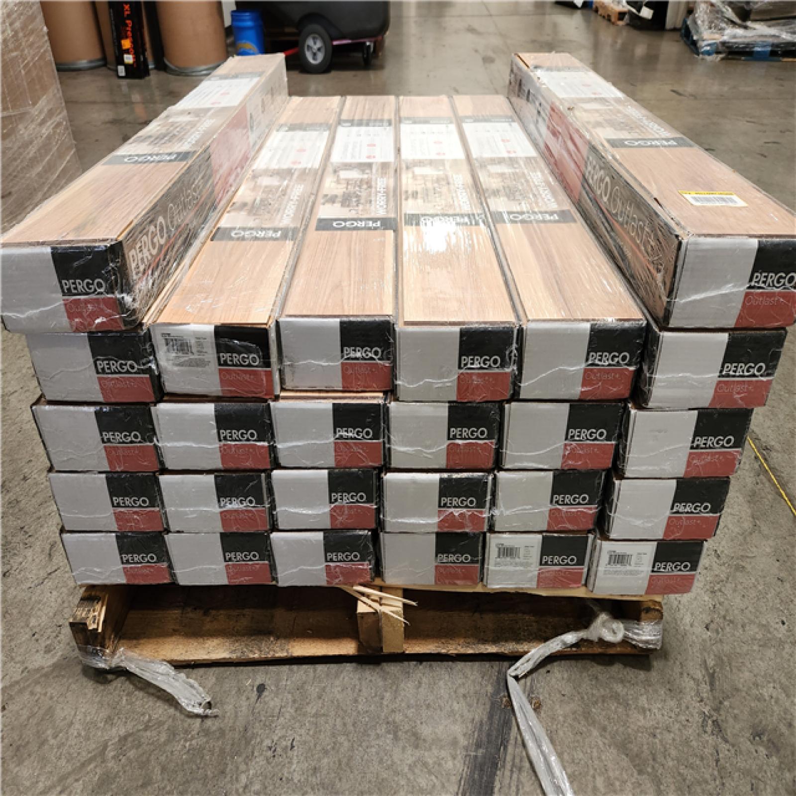 Phoenix Location NEW Pergo Outlast+ Arden Blonde Hickory 12 mm T x 6.1 in. W Waterproof Laminate Wood Flooring (419 sqft/26 case)