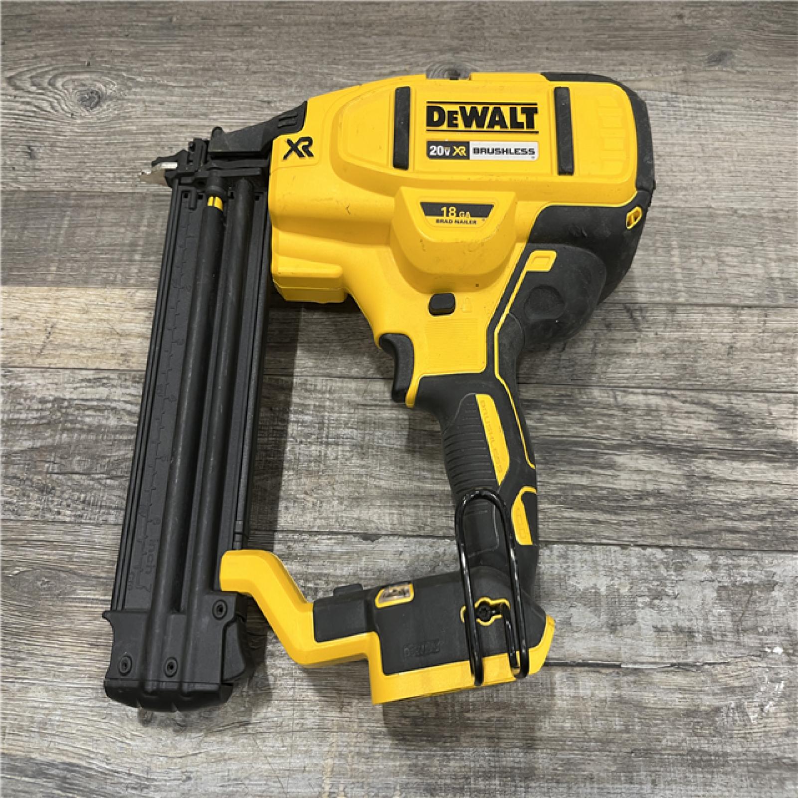 AS-IS DEWALT 20V MAX XR 18 Gauge Brad Nailer Kit