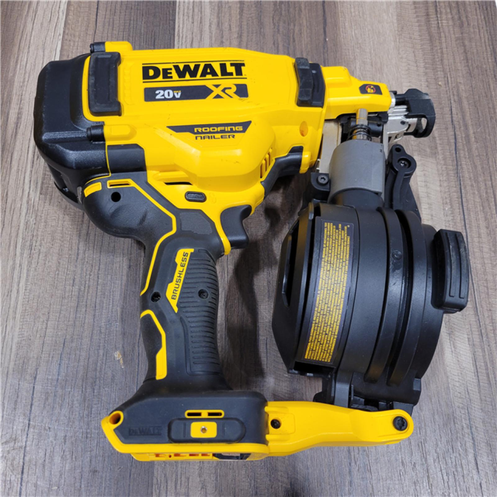 AS-IS DEWALT 2007898 Roofing Nailer Cordless