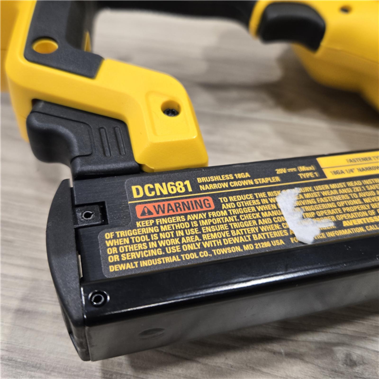 AS-IS DeWALT DCN681D1 20VMAX 18ga Cordless Narrow Crown Stapler Kit