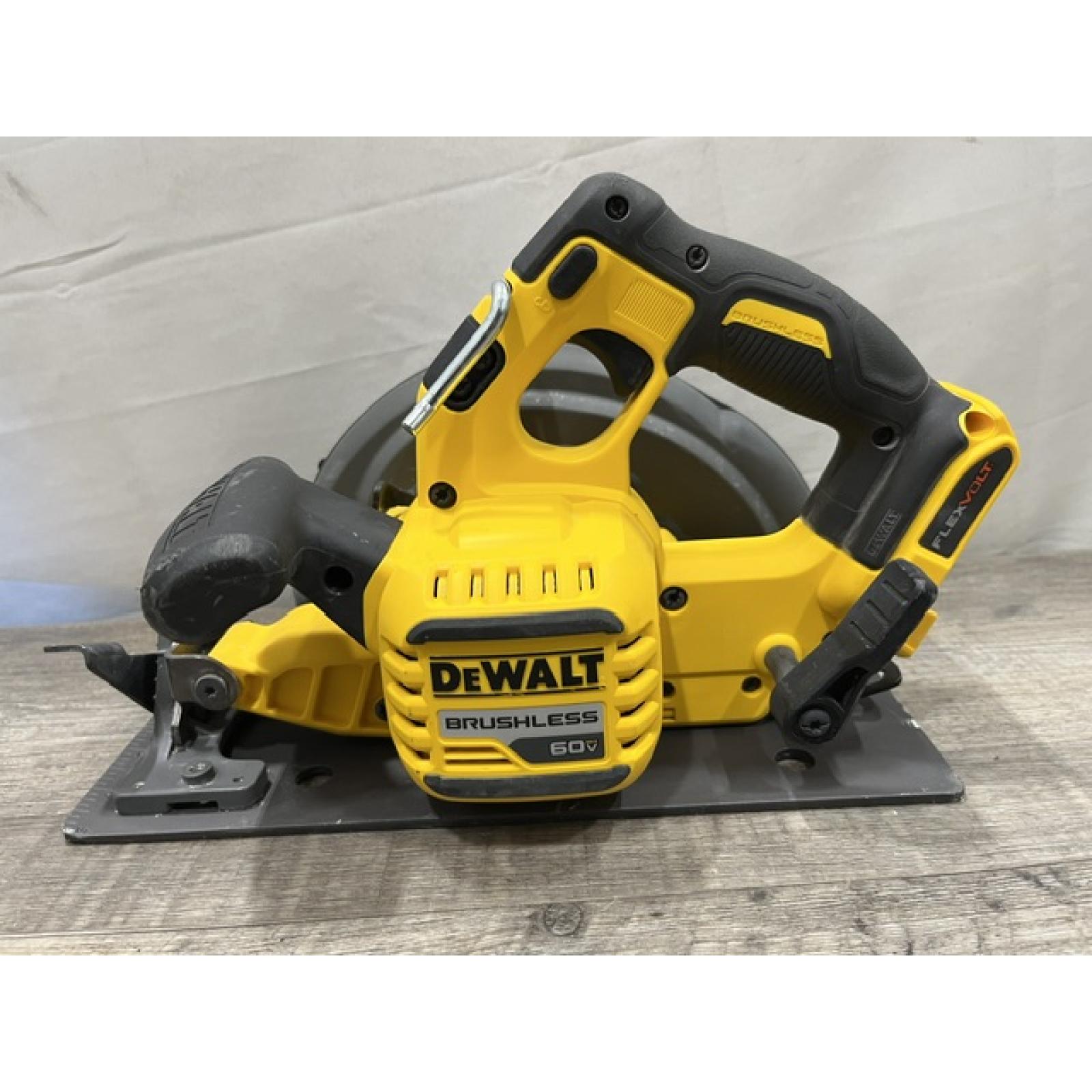 AS-IS DEWALT FLEXVOLT 60V MAX Cordless Brushless 7-1/4 in. Circular Saw with Brake (Tool Only)