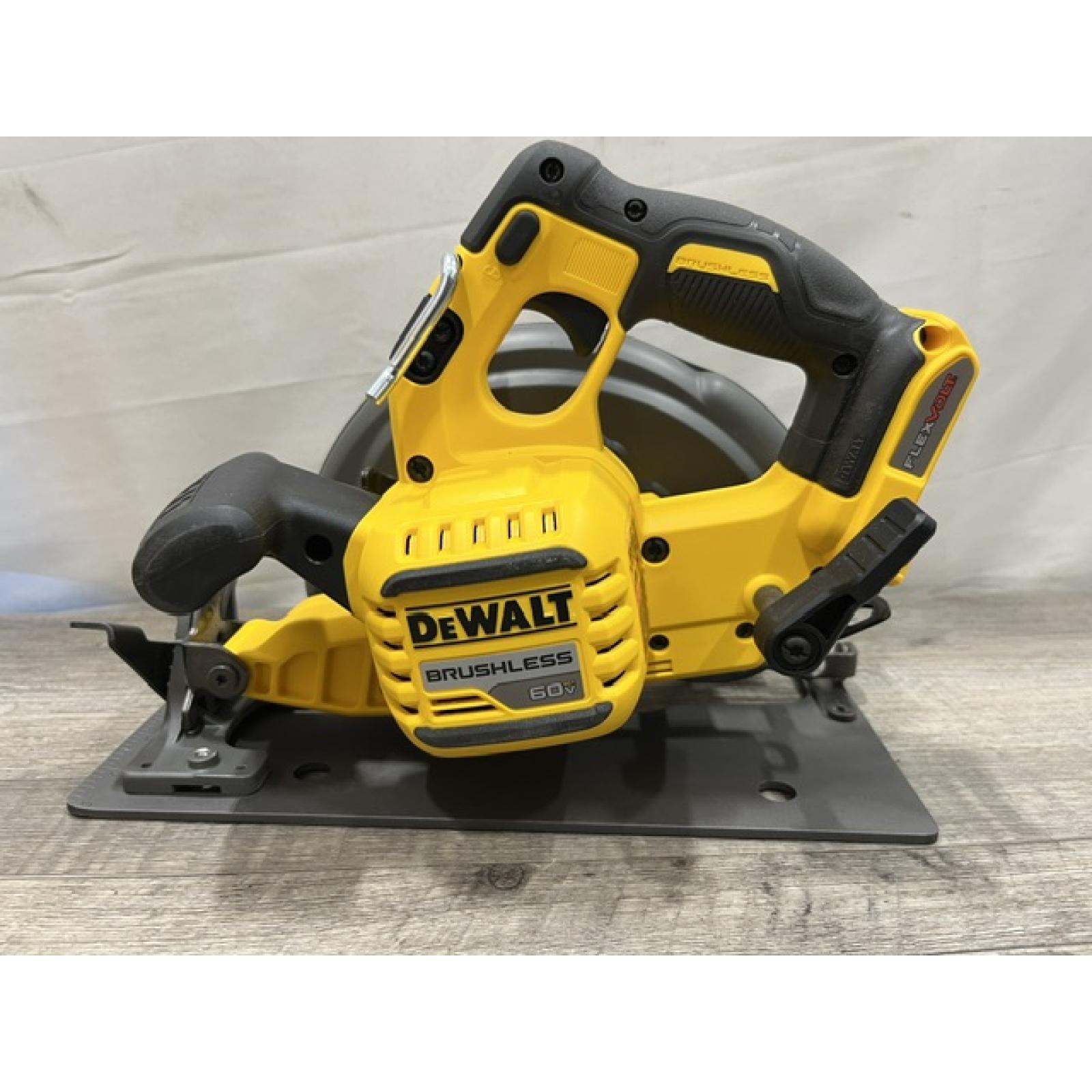 AS-IS DEWALT FLEXVOLT 60V MAX Cordless Brushless 7-1/4 in. Circular Saw with Brake (Tool Only)