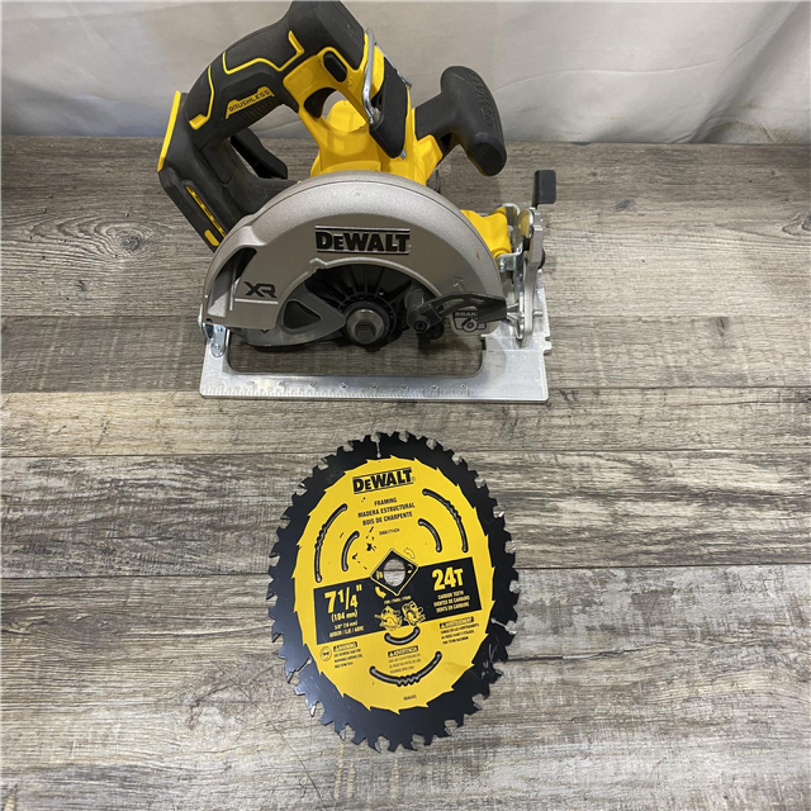 AS-IS DEWALT 20-Volt MAX 7-1/4 in. Cordless Circular Saw (Tool Only)