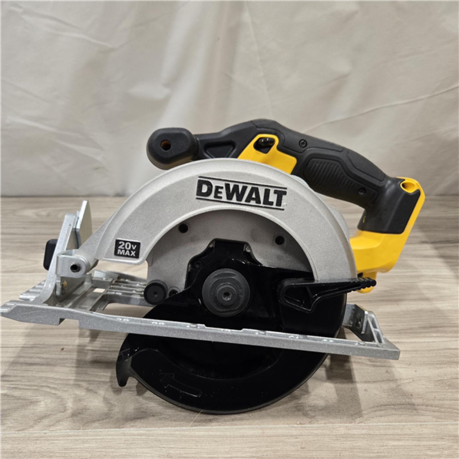 AS-IS DEWALT 6-1/2'' 165MM CIRCULAR SAW (Tool-Only)