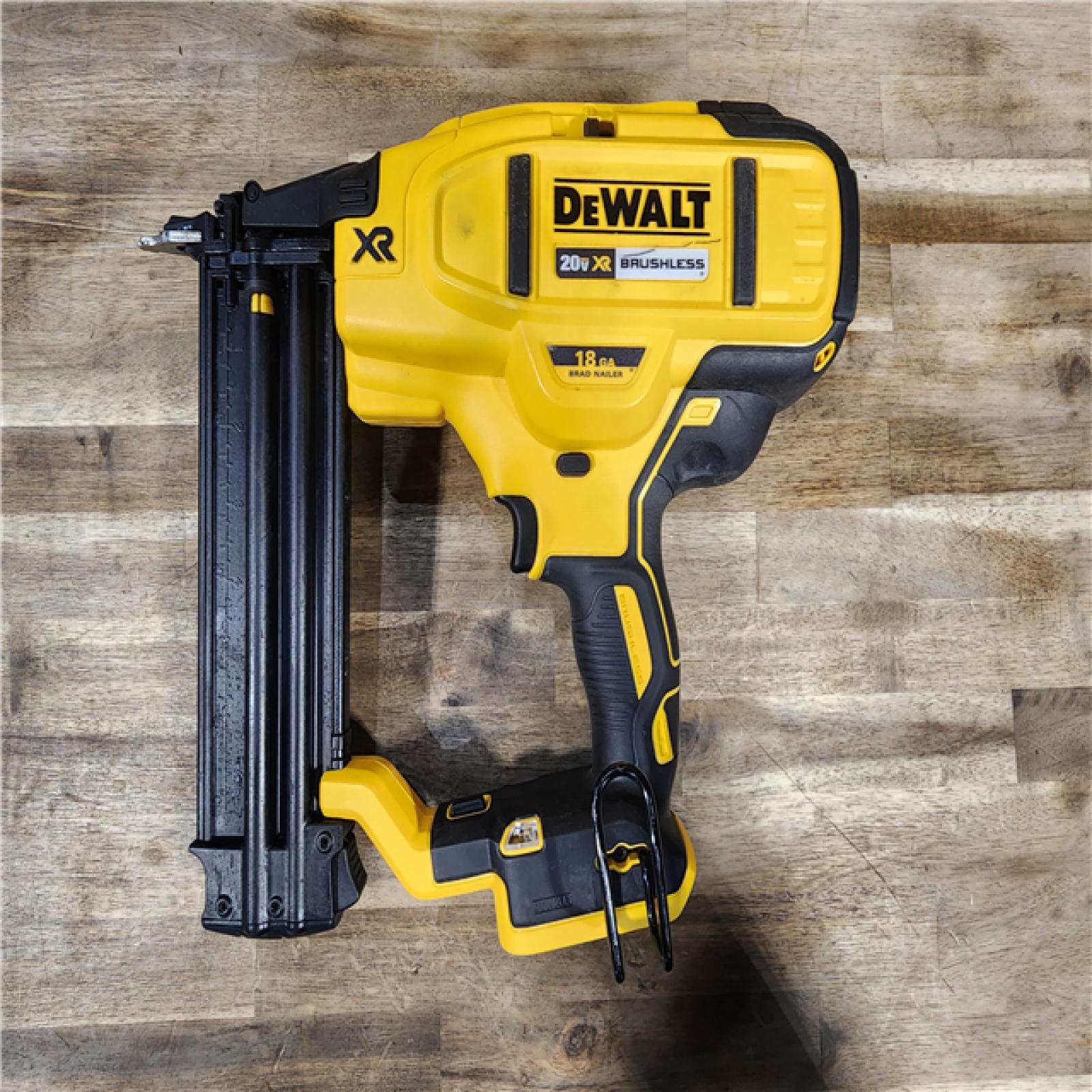 HOUSTON LOCATION - AS-IS DeWalt 20V MAX XR Lithium-Ion Electric Cordless 18-Gauge Brad Nailer (Tool Only)