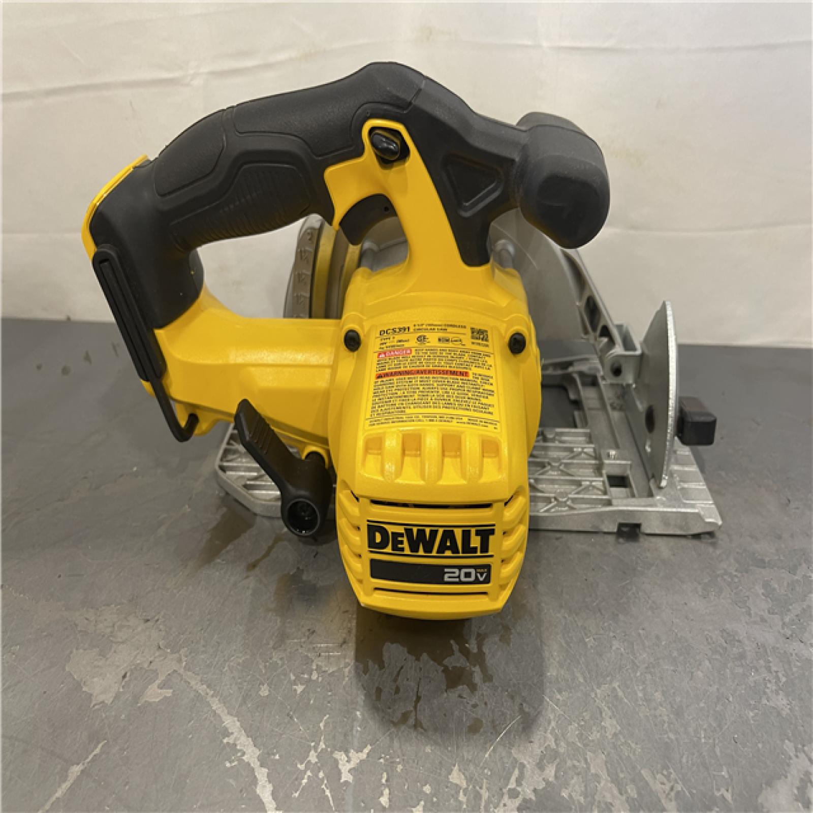 AS-IS - DEWALT 20-Volt MAX Lithium-Ion Cordless 6-1/2 in. Circular Saw