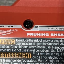 AS-IS Milwaukee 12V Cordless Brushless Pruner Shears Kit