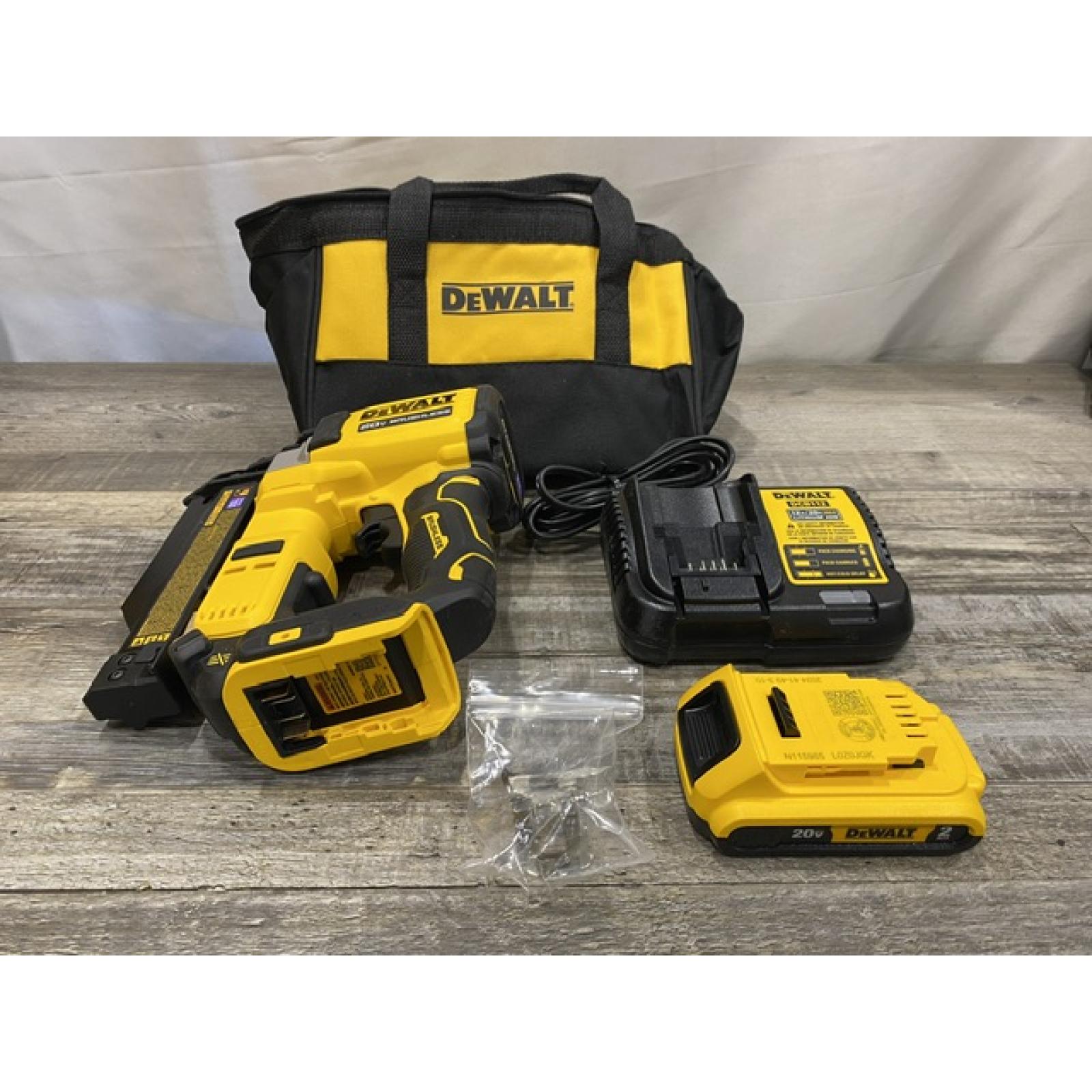 AS-IS DEWALT ATOMIC 20V MAX Lithium Ion Cordless 23 Gauge Pin Nailer Kit