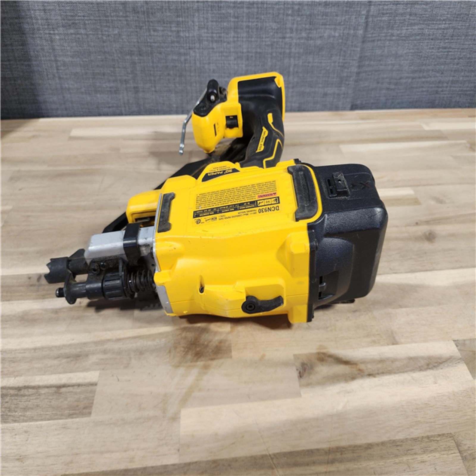 HOUSTON LOCATION - AS-IS DEWALT 20-Volt 30° Cordless Framing Nailer (Tool-Only)