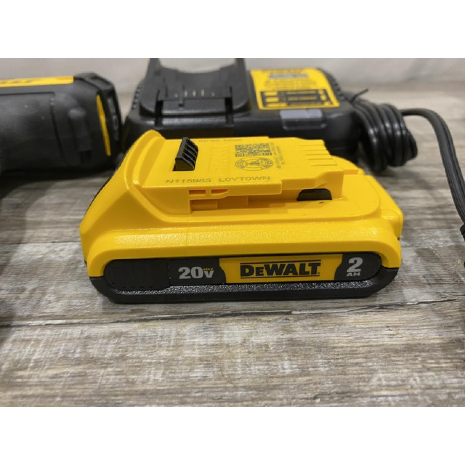 AS-IS DEWALT 20V MAX Cordless Battery Powered Pruner Kit