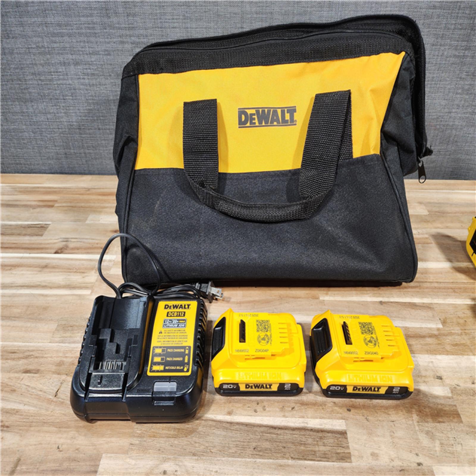 HOUSTON LOCATION - AS-IS DEWALT 3 TOOL COMBO KIT W/ (2) BATTERY & CHARGER