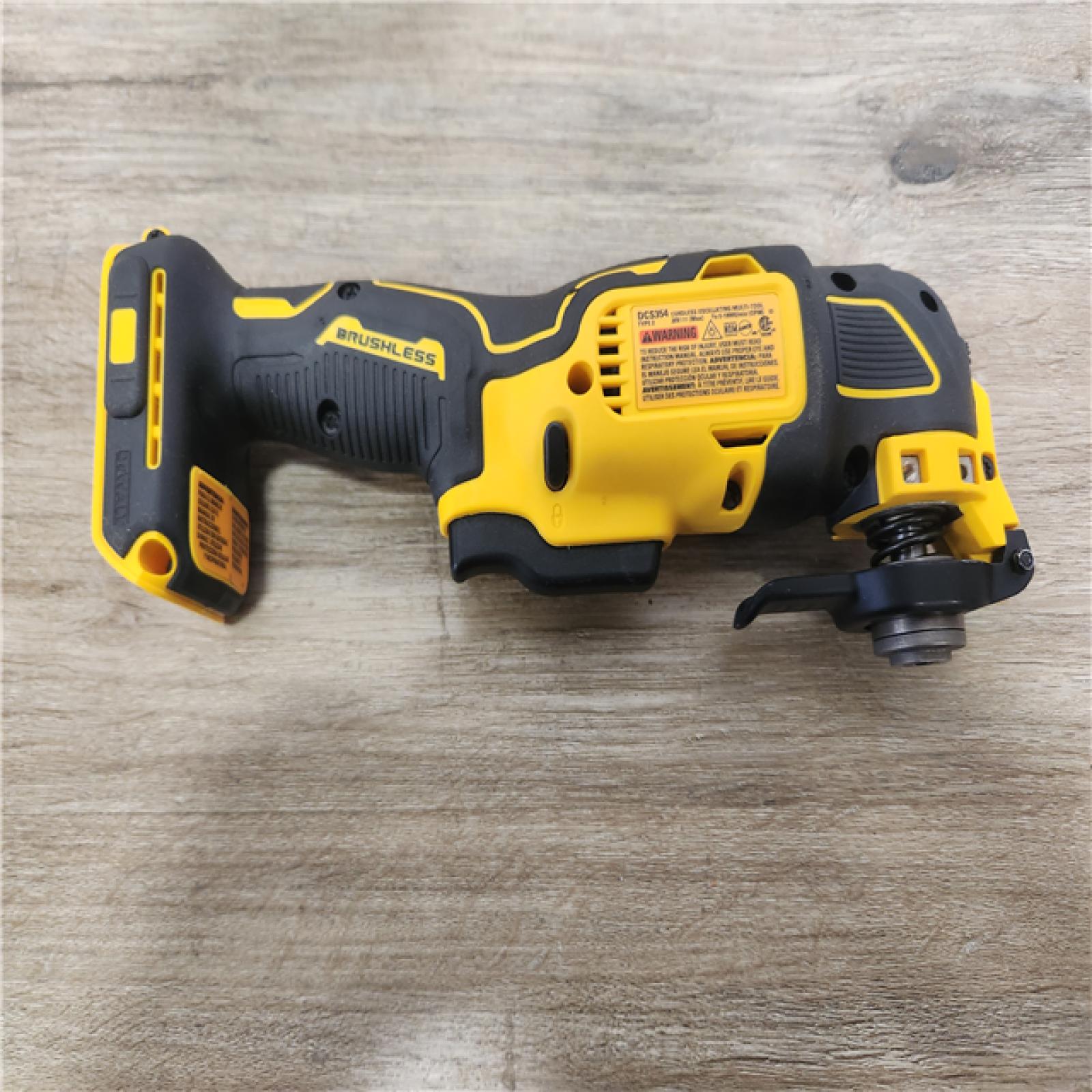 Phoenix Location NEW DEWALT ATOMIC 20V MAX Lithium-Ion Cordless Oscillating Tool Kit with 4.0Ah Battery, Charger and Kit Bag