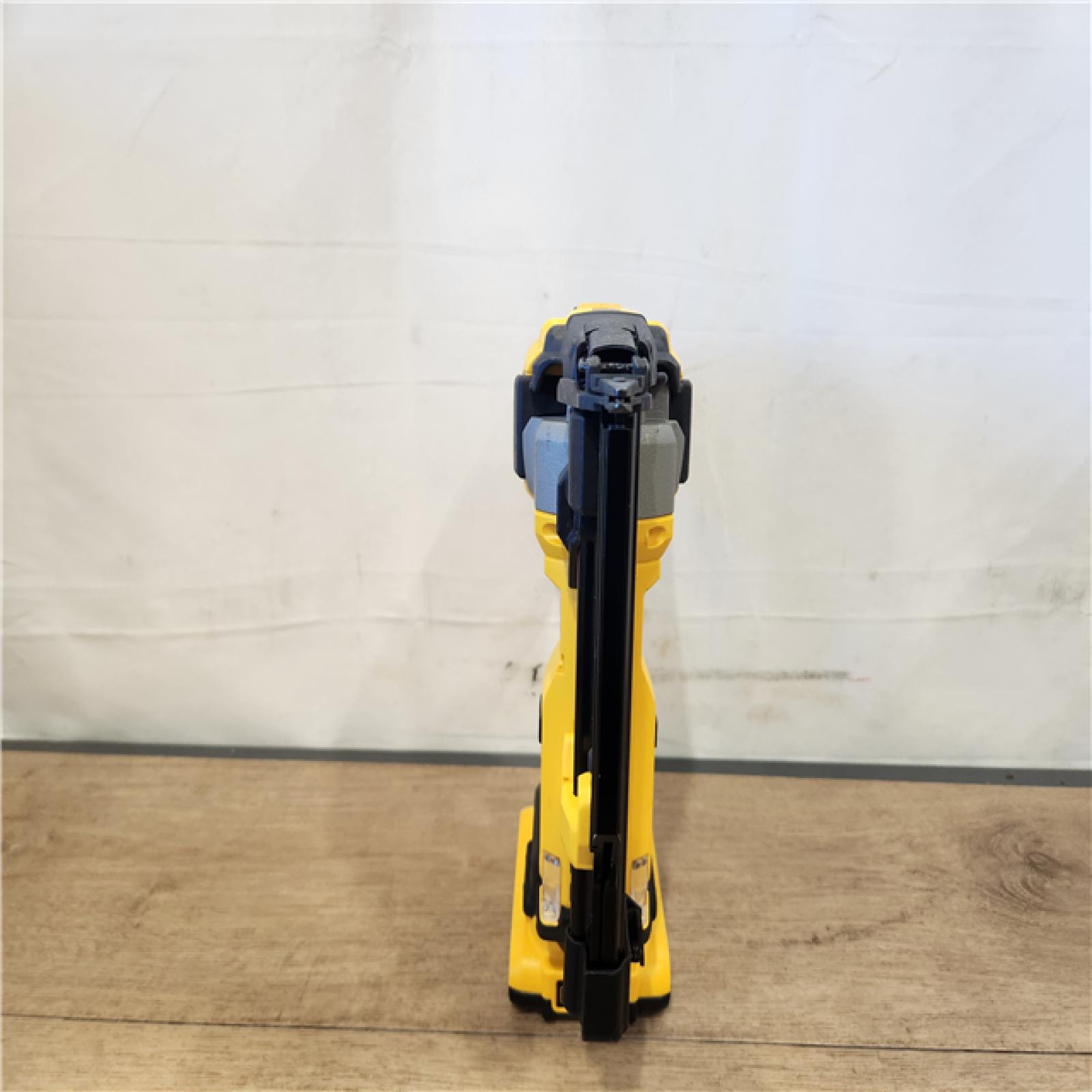 AS-IS- DEWALT ATOMIC 20V MAX Lithium Ion Cordless 23 Gauge Pin Nailer Kit