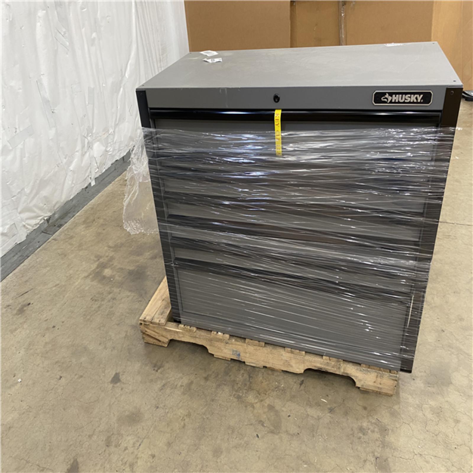 Houston Location - AS-IS Husky 42-5 Chest Matte Grey