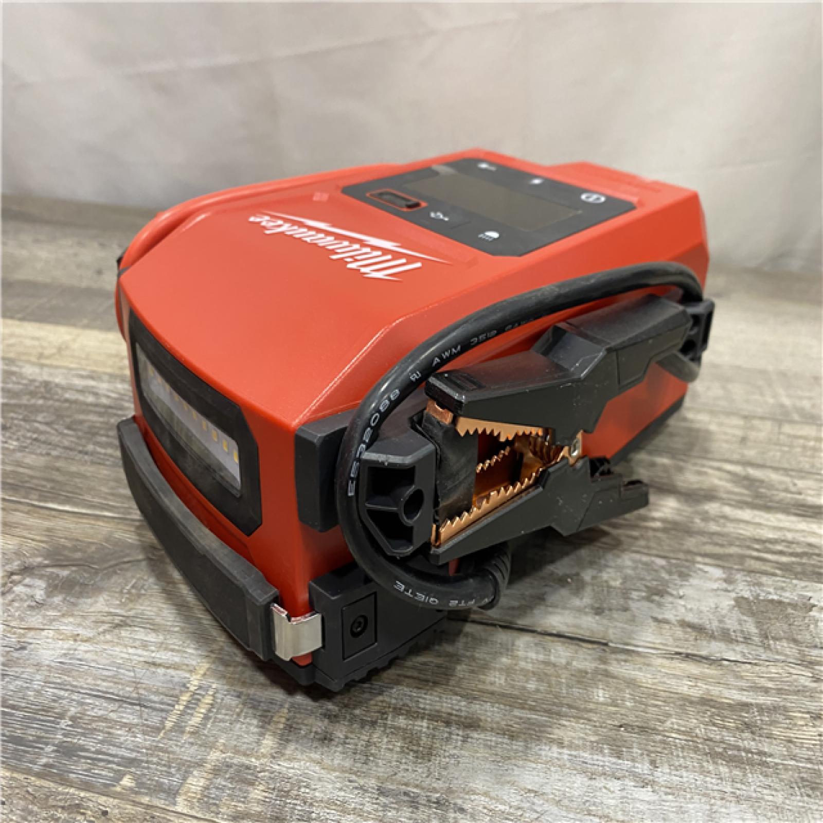 AS-IS Milwaukee 18V Lithium-Ion Cordless 2000 Peak Amp HOTSHOT Jump Starter (Tool-Only)