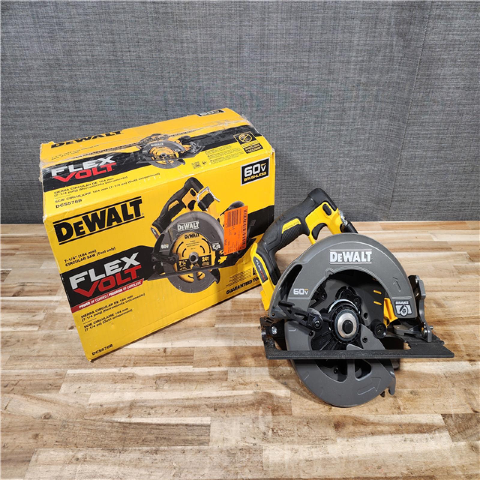 HOUSTON LOCATION - AS-IS DEWALT FLEXVOLT 60V MAX Cordless Brushless 7-1/4 in. Circular Saw with Brake (Tool Only)
