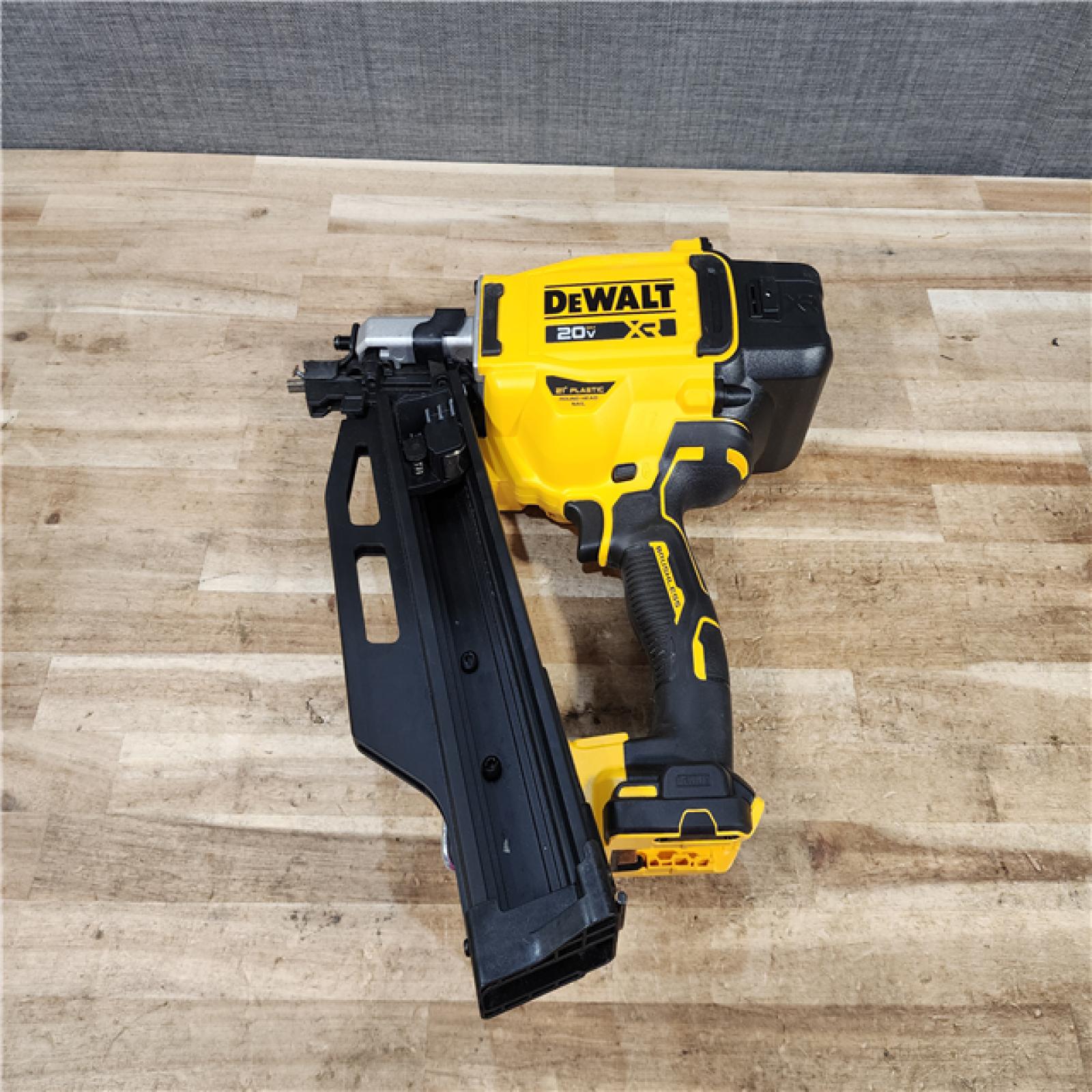 HOUSTON LOCATION - AS - IS DEWALT 20-Volt 21° Cordless Framing Nailer (Tool-Only)