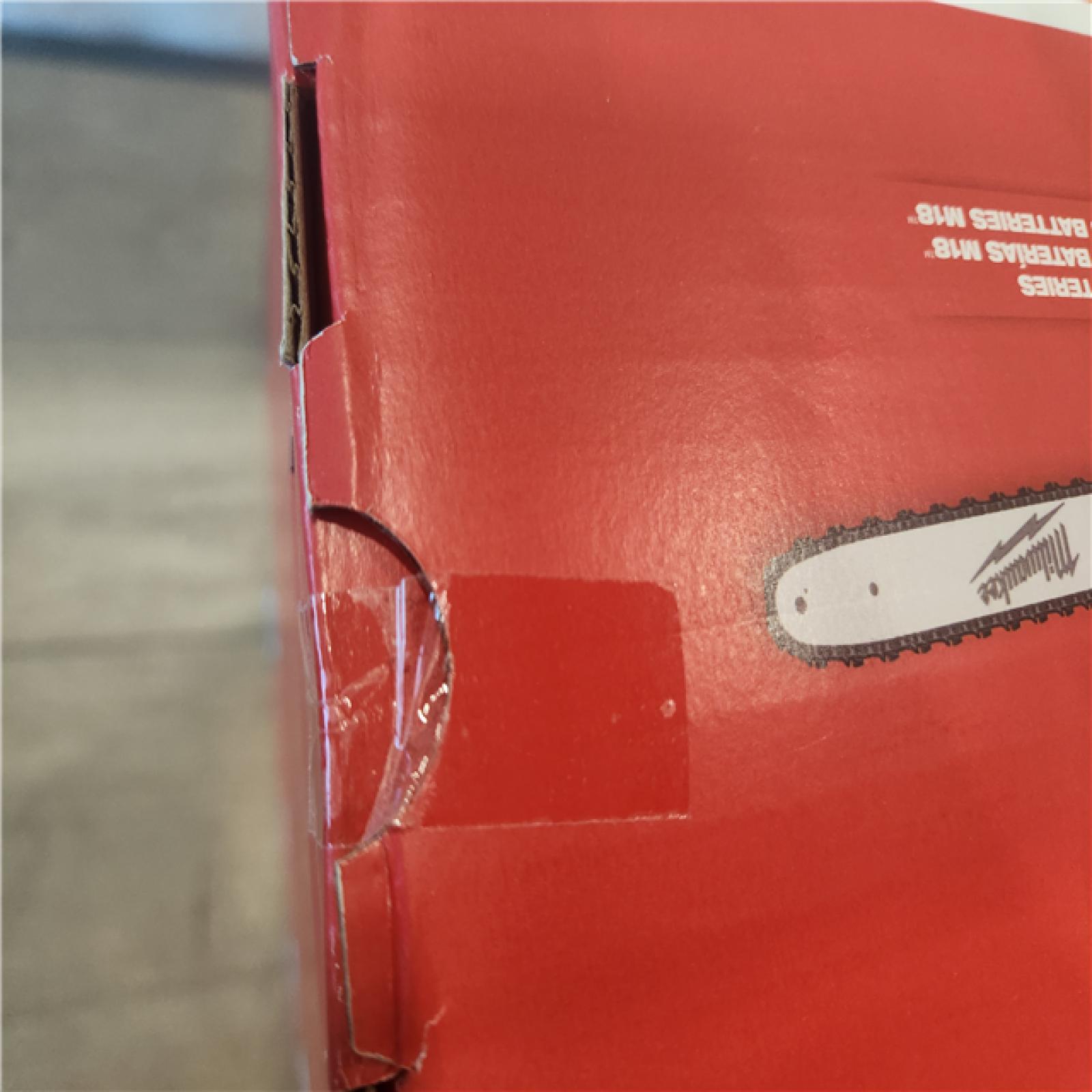 NEW- Milwaukee 18V M18 FUEL Lithium-Ion 16 Brushless Cordless Chain Saw Kit 12.0 Ah