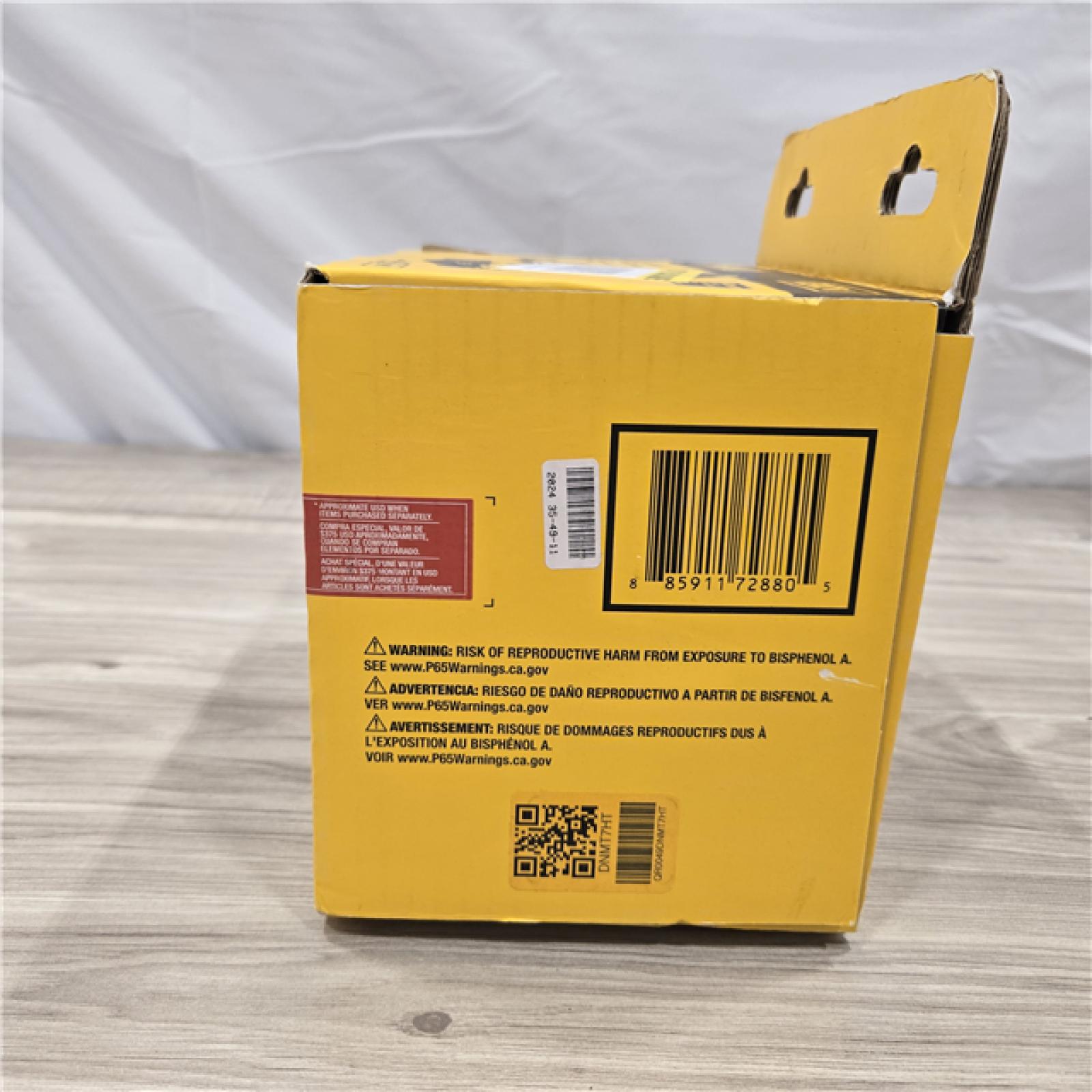 NEW! - DEWALT 20V MAX 6.0Ah and 4.0Ah Battery and Charger Starter Kit