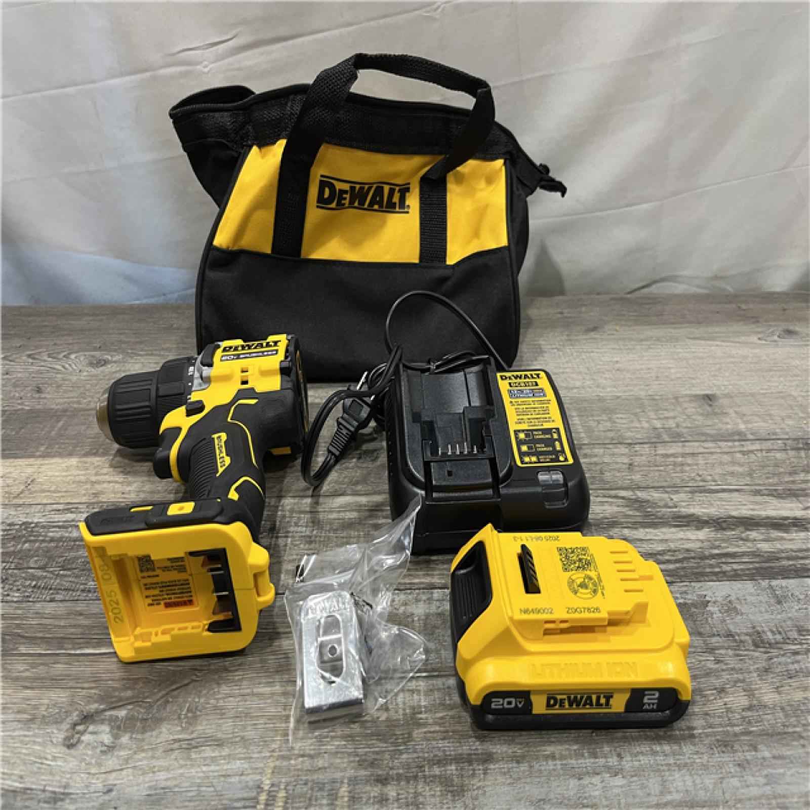 AS-IS DEWALT Atomic 20V Lithium-Ion Cordless Compact 1/2 in. Drill/Driver Kit