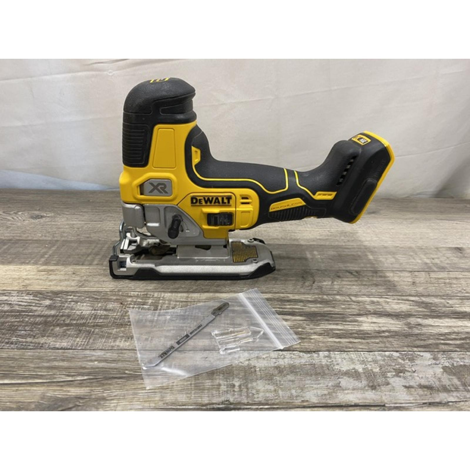 AS-IS DEWALT 20V MAX XR Cordless Barrel Grip Jigsaw (Tool Only)