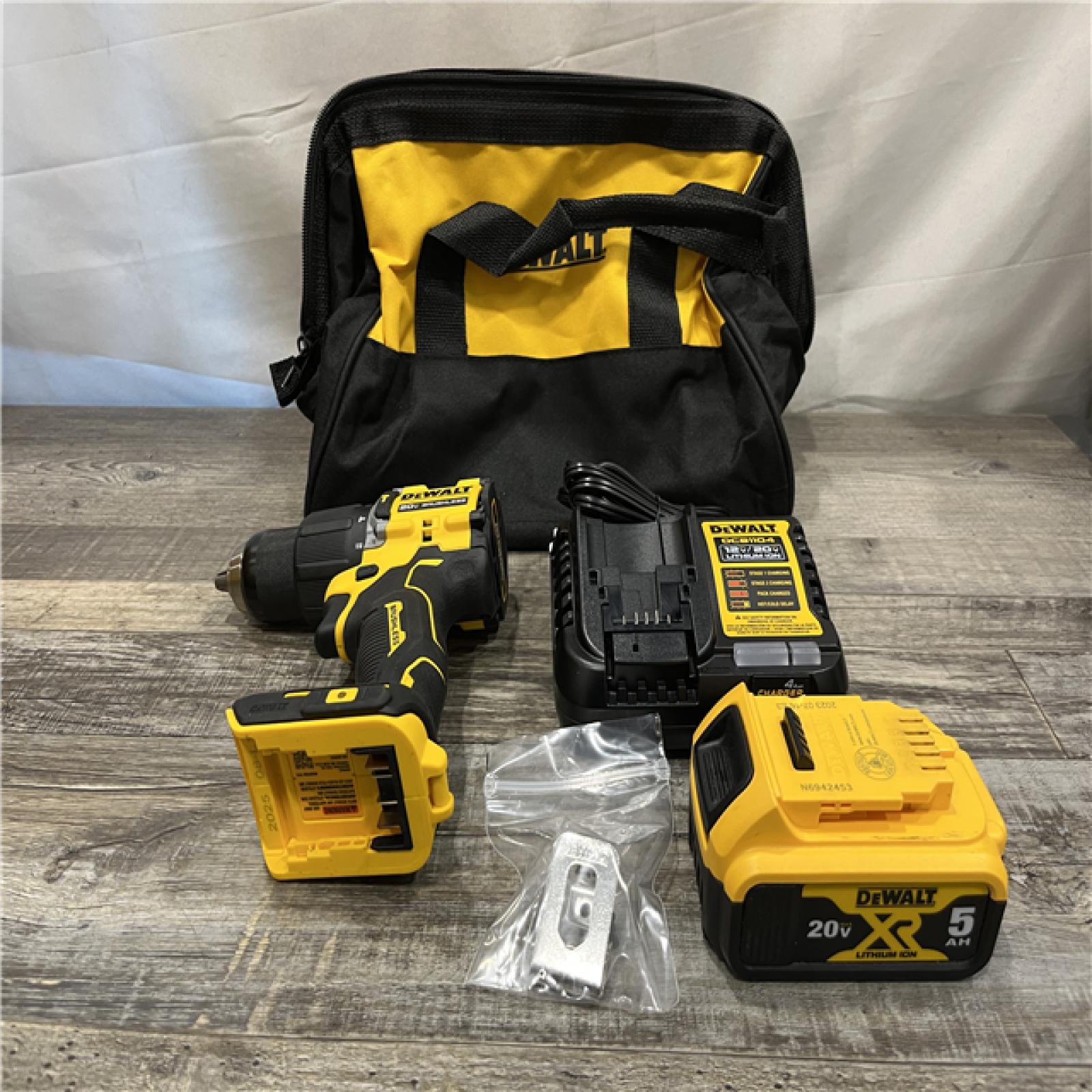 AS-IS DEWALT ATOMIC 20V Lithium-Ion Cordless 1/2 in. Hammer Drill Kit