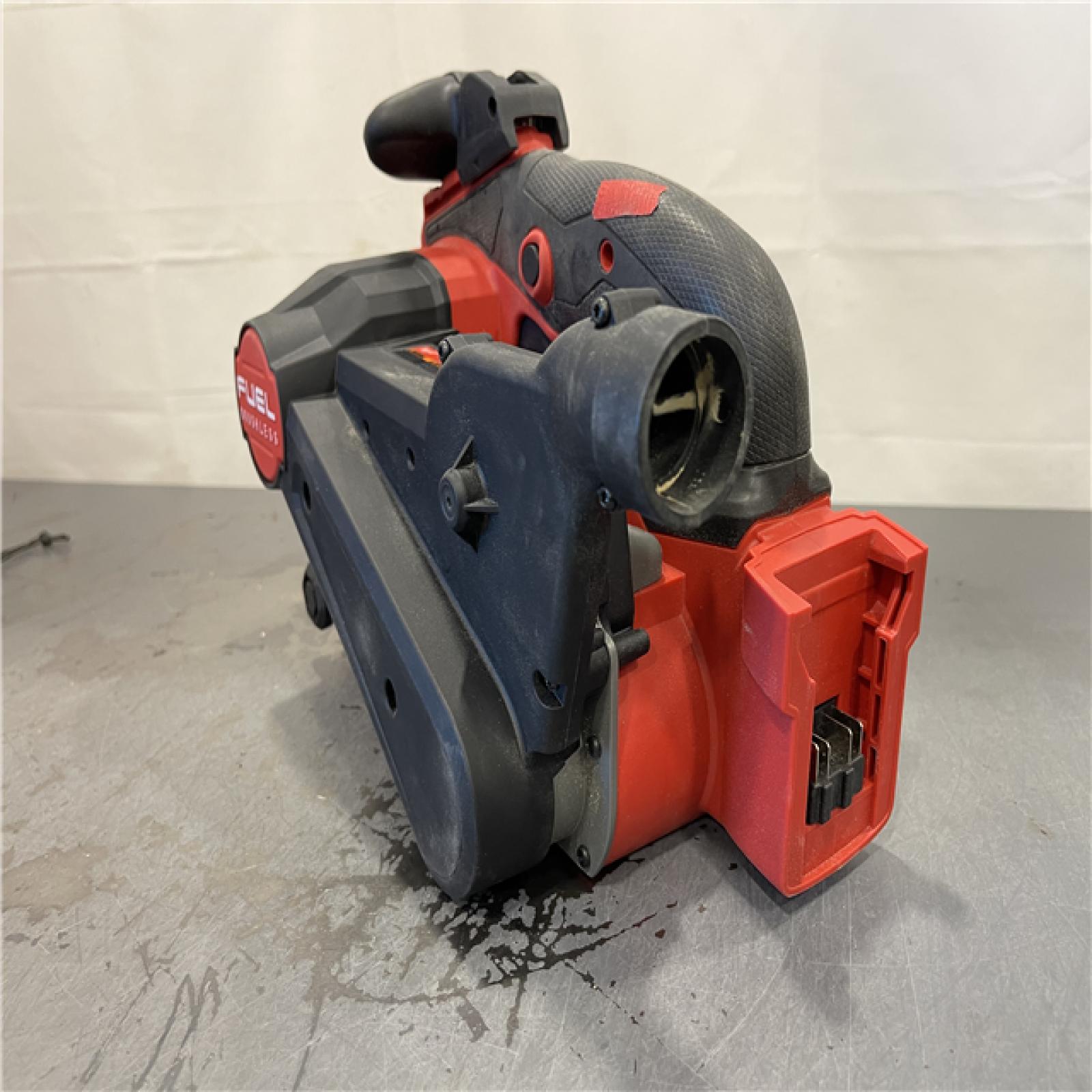 AS-IS - Milwaukee M18 FUEL 18-Volt Lithium-Ion Cordless Belt Sander