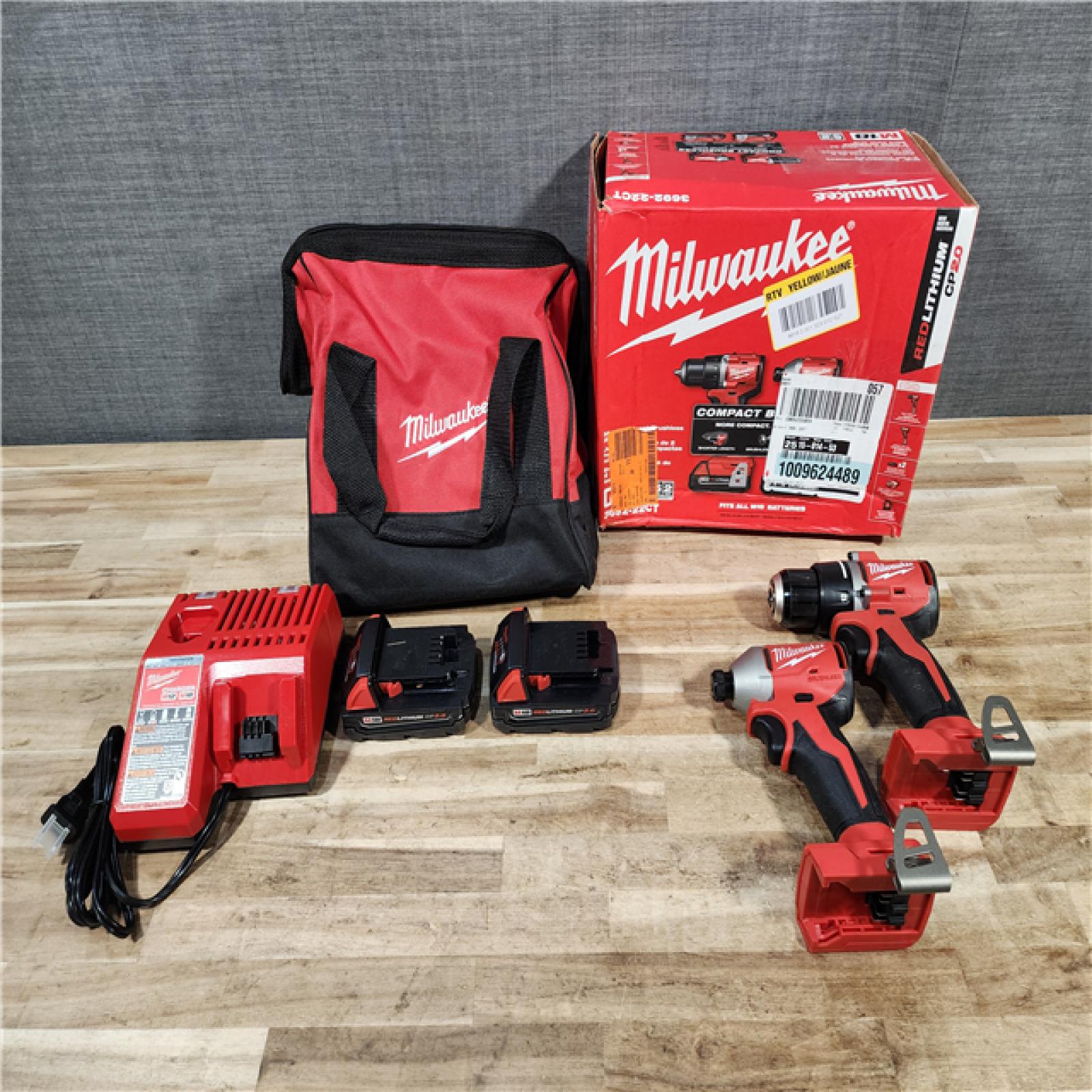 HOUSTON LOCATION - AS-IS Milwaukee 18V Lithium-Ion Brushless Cordless Compact Drill/Impact Combo Kit