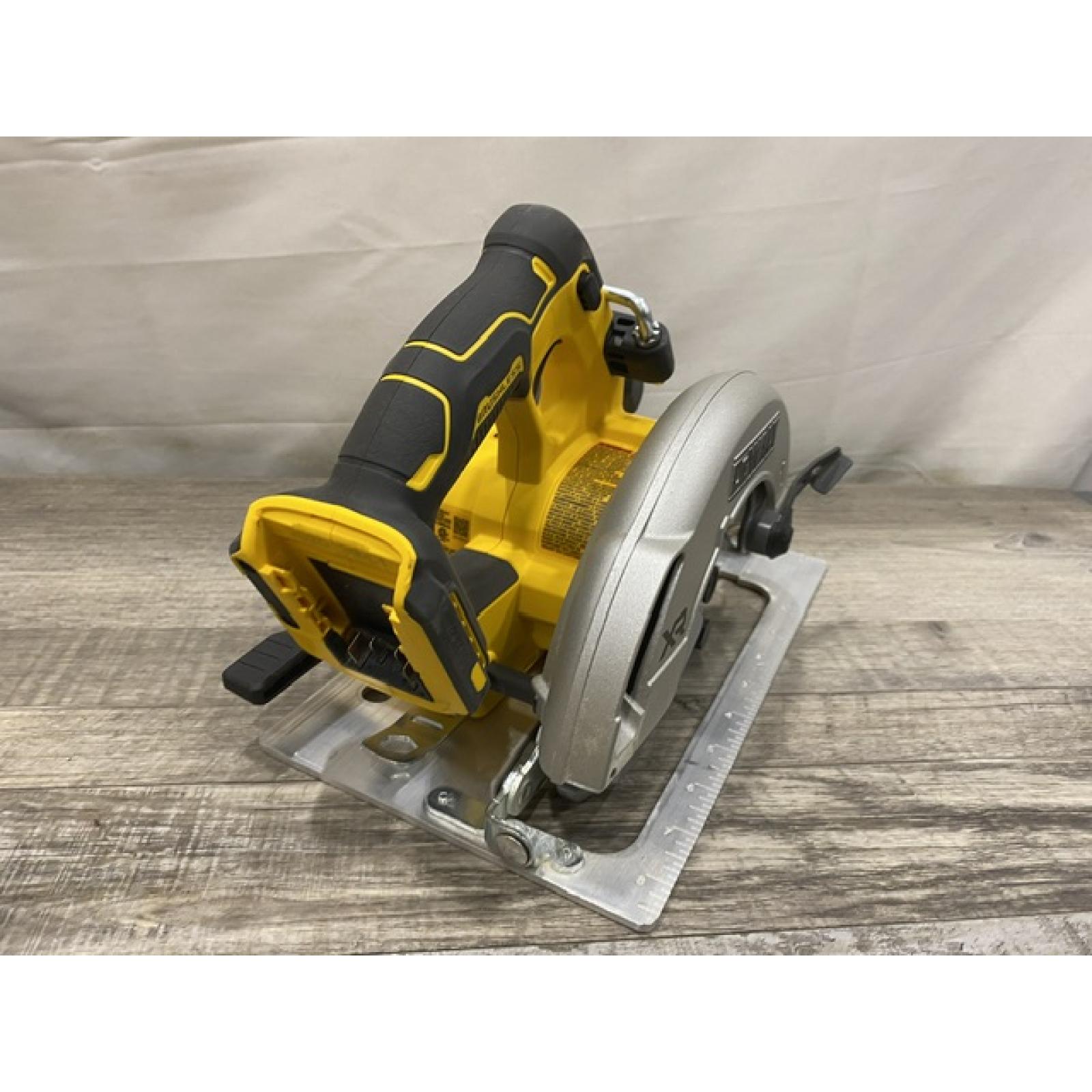 AS-IS DEWALT 20-Volt MAX 7-1/4 in. Cordless Circular Saw (Tool Only)