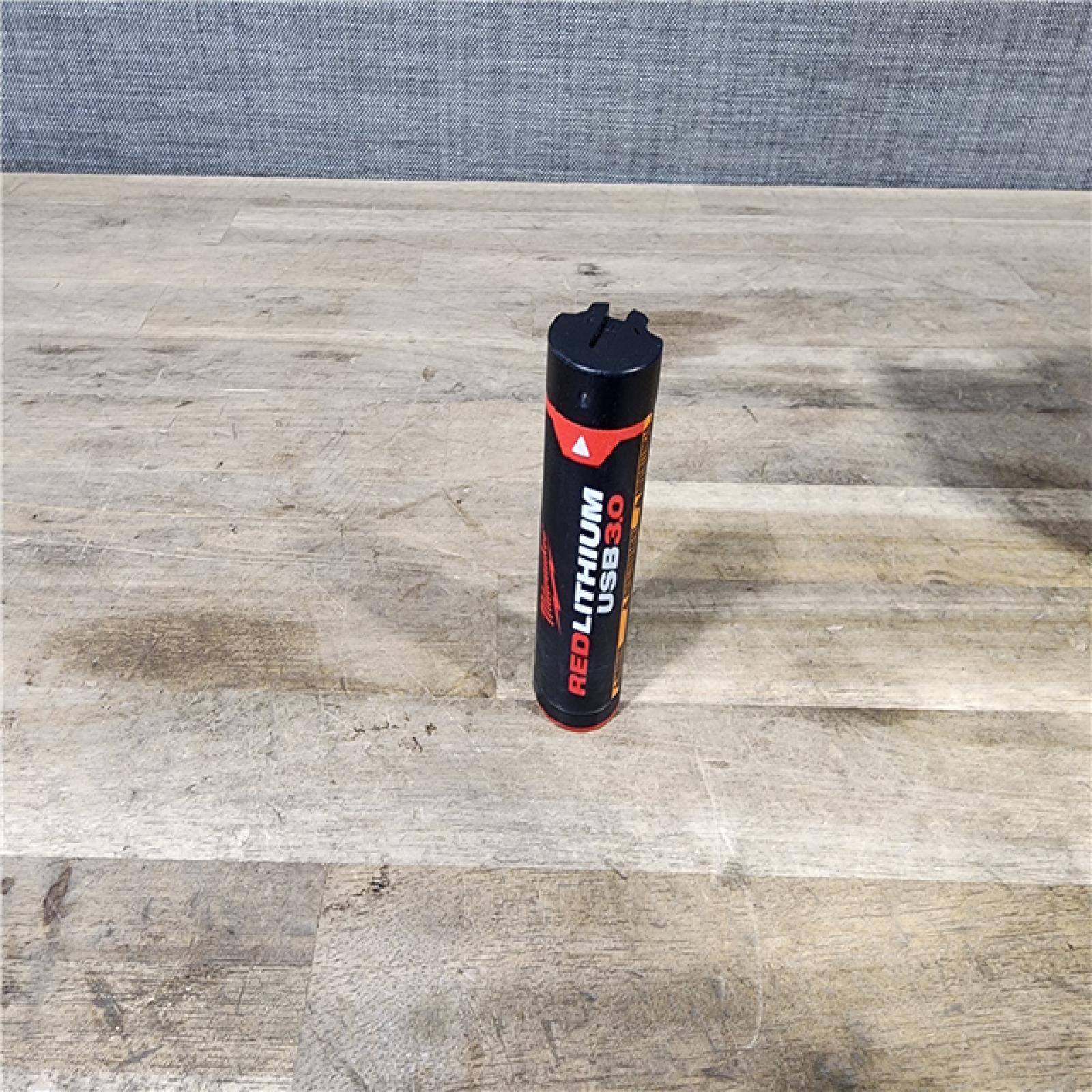 HOUSTON LOCATION - AS-IS Milwaukee-3522-21 Green Beam Laser Cross Line Plumb Point Rechargeable USB Kit