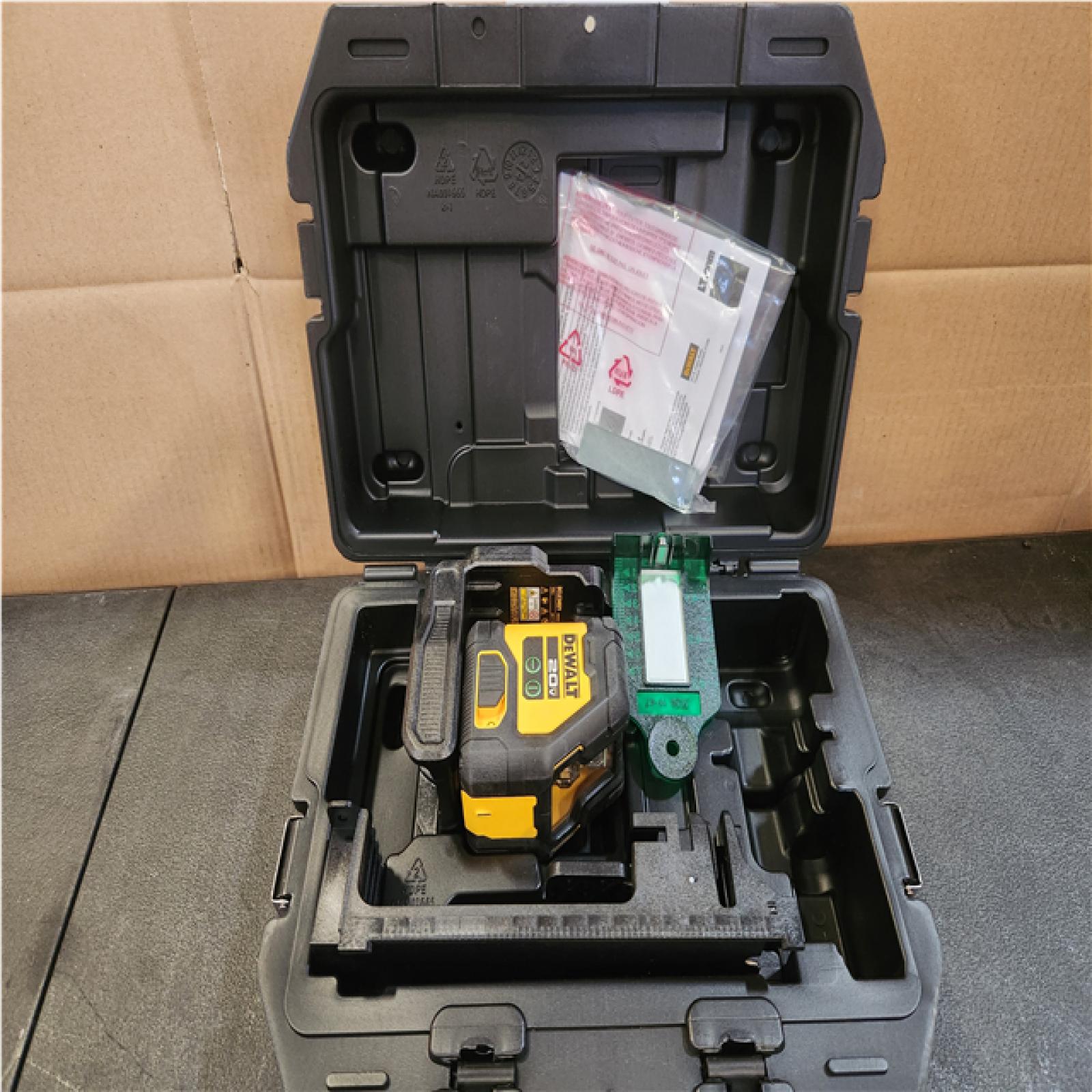 Phoenix NEW DEWALT 20V Green Cross Line Laser Level (Tool-Only)
